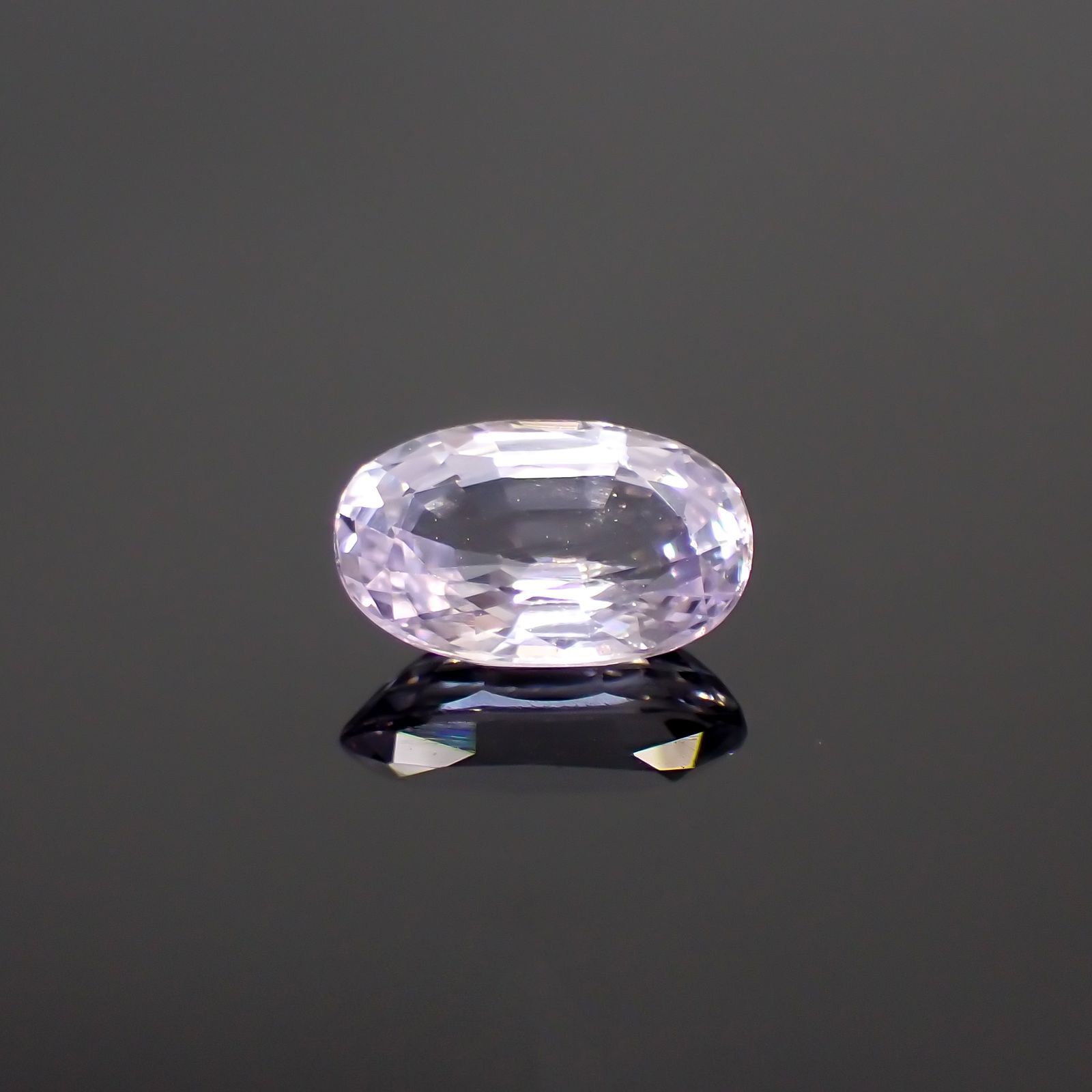 ラベンダーサファイア(宝石名サファイア) マダガスカル/スリランカ産 1.02ct 識別済[210912511]7.4×4.6mm前後