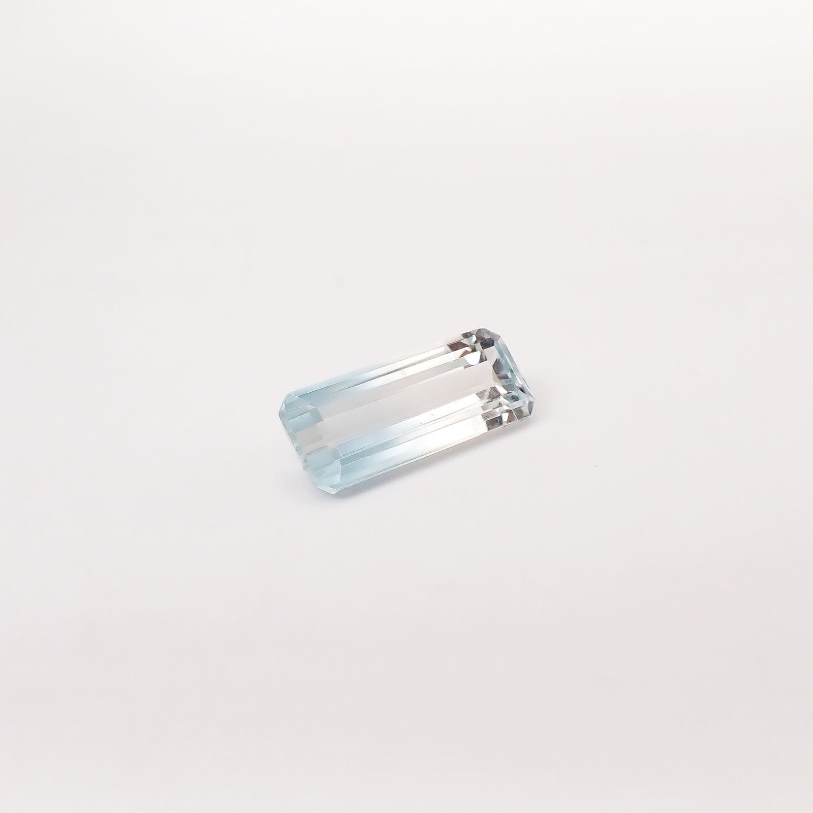 バイカラートパーズ 非加熱 ブラジル産 6.41ct / 16.6x6.8mm前後 [260331797]