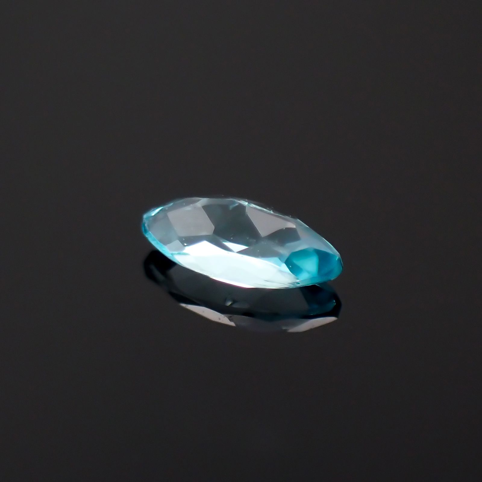 パライバトルマリン(宝石名トルマリン/別名パライバ・トルマリン)ブラジル・パライバ州バターリャ鉱山産 0.058ct 識別済[230622332]3.6x1.8mm前後