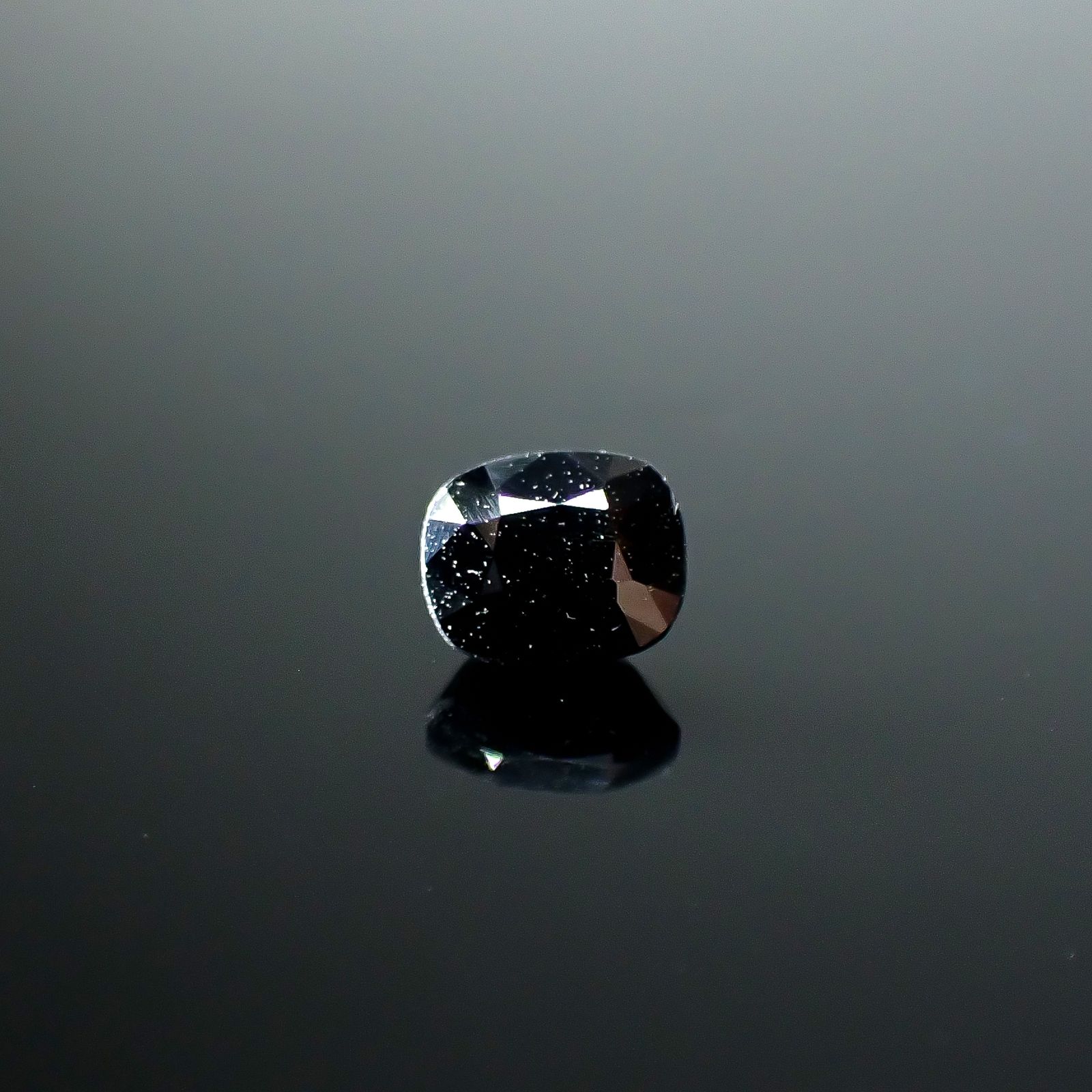 セレンディバイト ミャンマー産 0.73ct [250931157]5.6x4.6mm前後