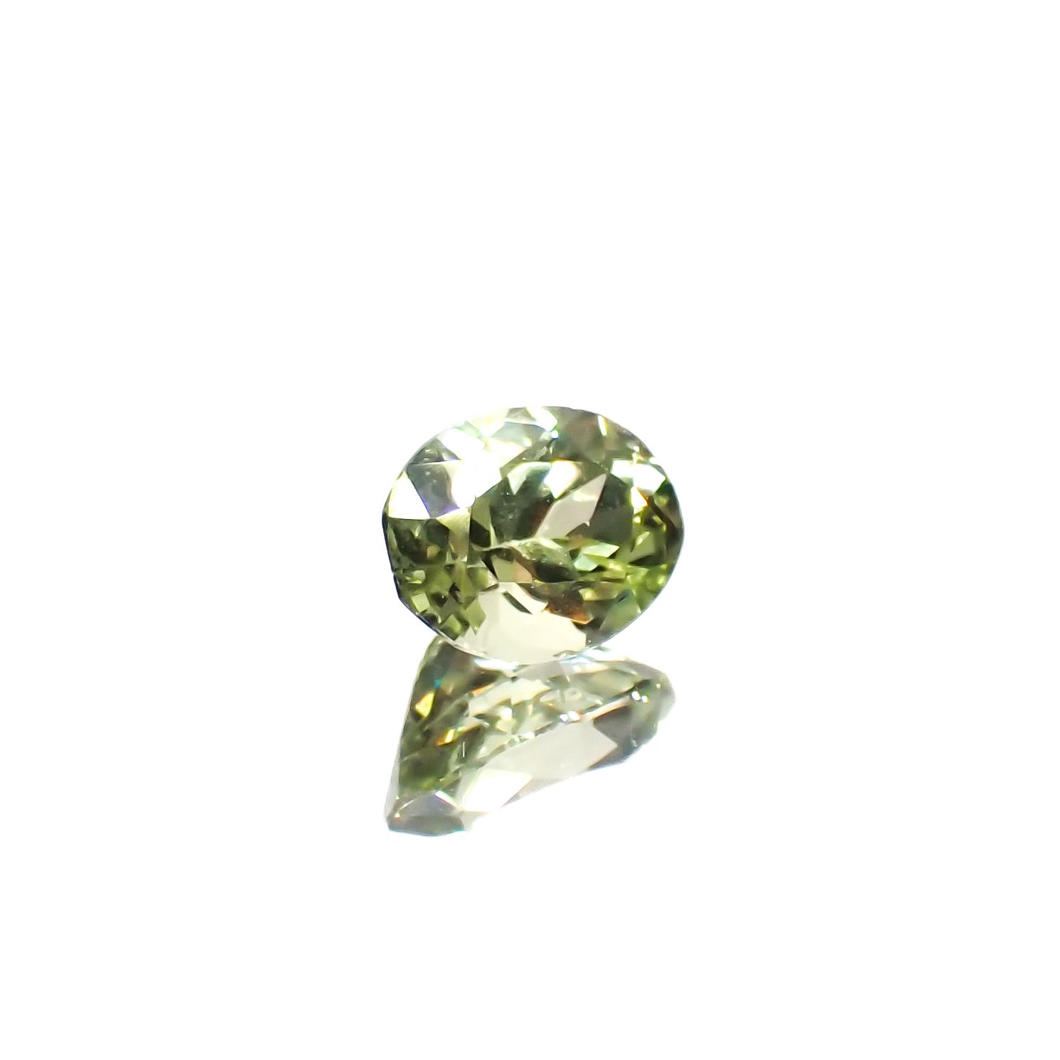 バナジウムクリソベリル(宝石名クリソベリル)マダガスカル産 0.629ct ソ付(日独)[240527636]5.71x4.38mm前後