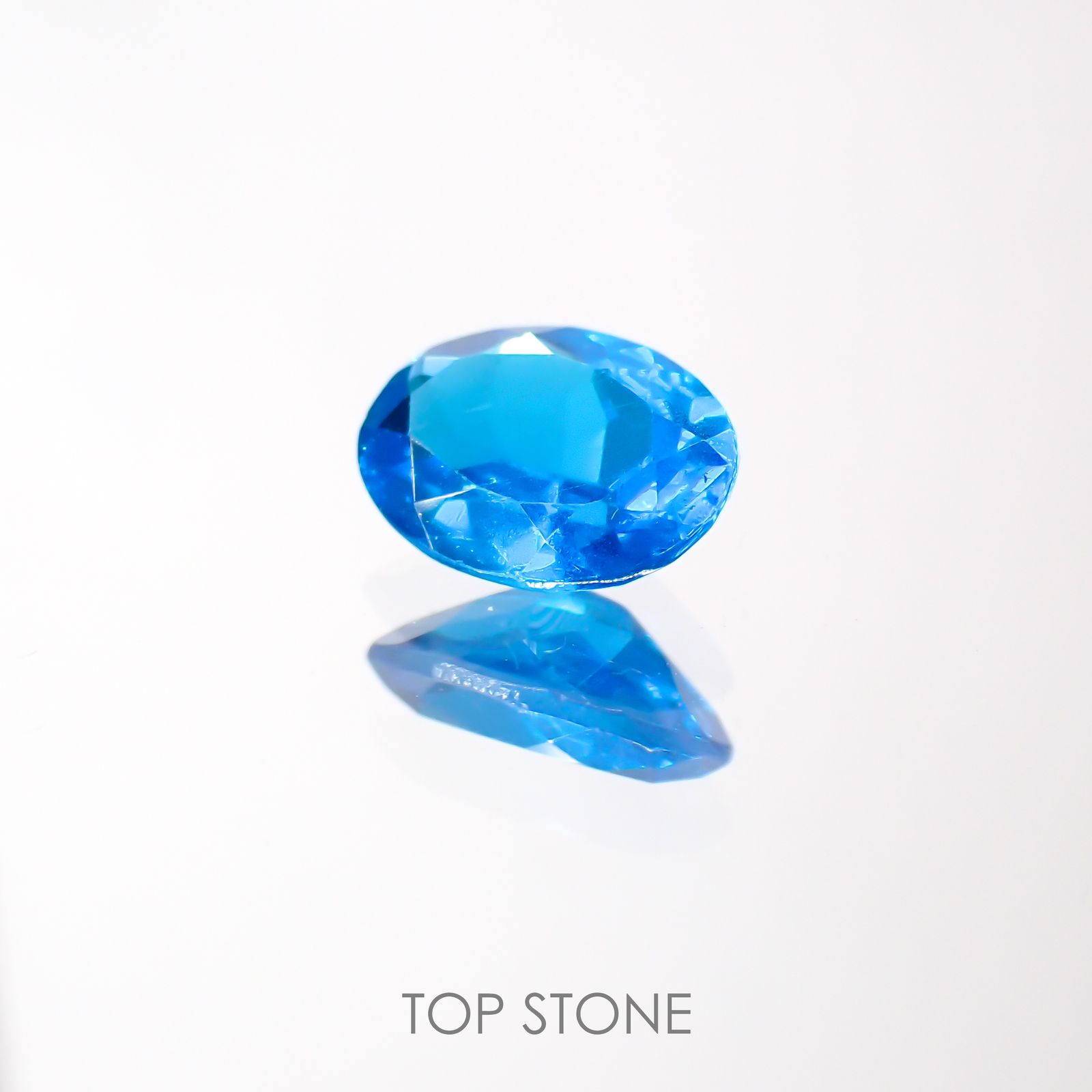 ネオンブルーアパタイト(宝石名アパタイト) ブラジル産 0.73ct 識別済[210712577]6.8×5mm前後