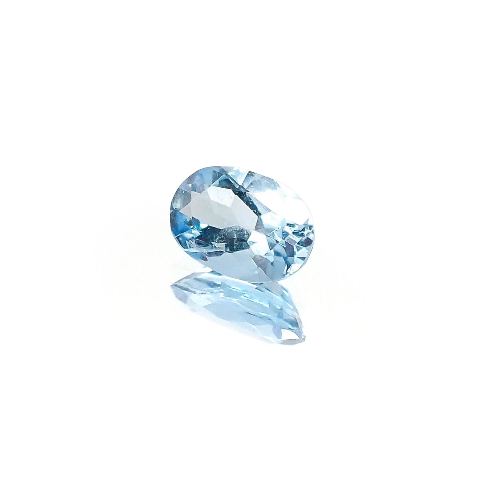 アクアマリン サンタマリアカラー(宝石名アクアマリン)モザンビーク産 識別済 0.44ct / 6.2x4.2mm前後 [260617250]