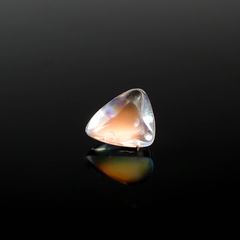 ◇バフカット◇レインボームーンストーン(宝石名ラブラドライト)マダガスカル産 1.080ct ソ付(彩珠)[240427199]7.1x5.9mm前後