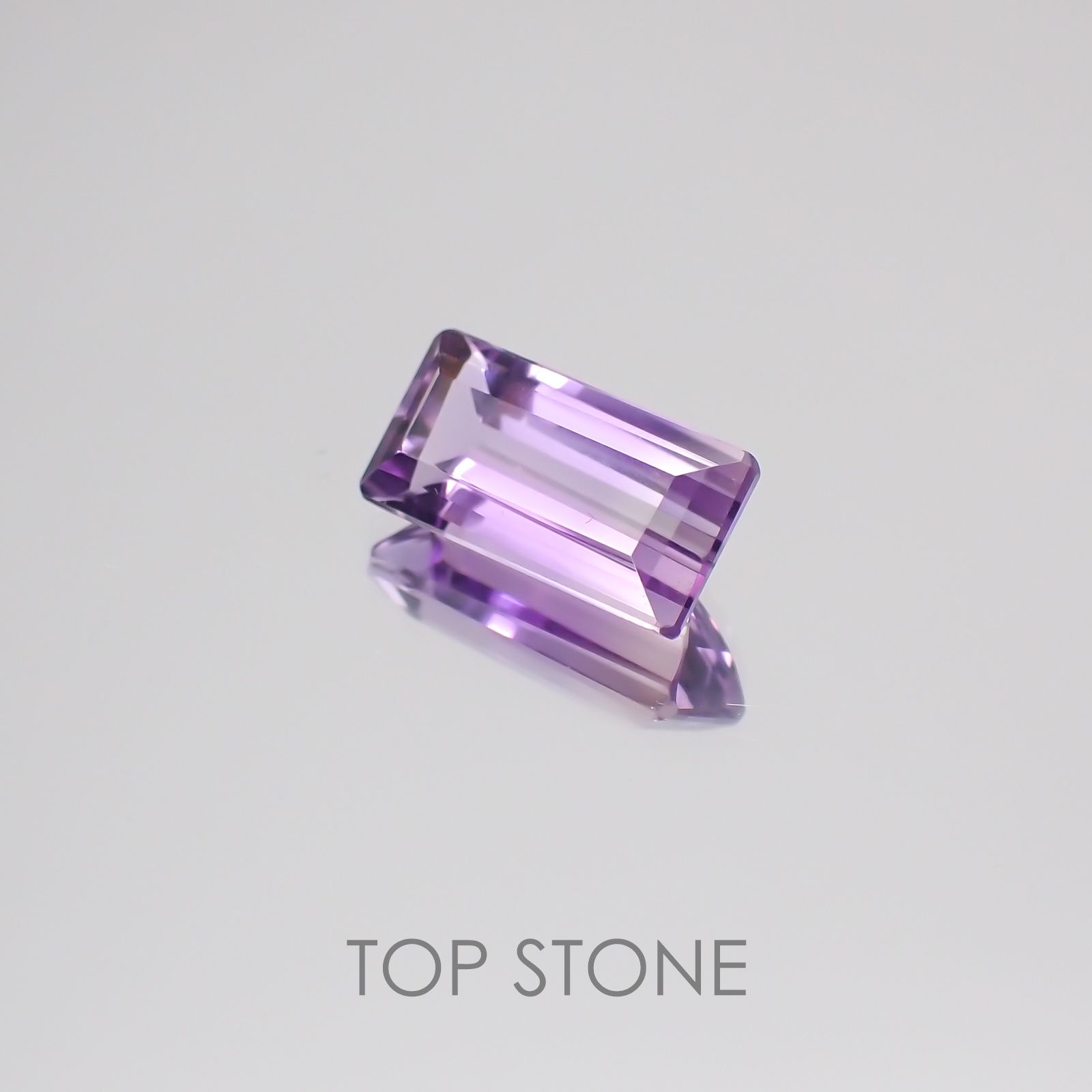 アワーグラスアメジスト(宝石名バイカラー・クォーツ) モロッコ産 2.59ct 識別済[21038595]11.9×6mm前後