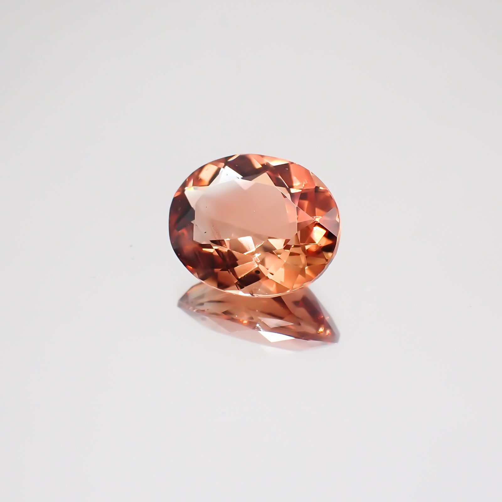 オレゴンサンストーン(宝石名ラブラドライト・サンストーン)アメリカ・オレゴン州産 2.409ct ソ付(彩珠)[230622266]10.5x8.3mm前後
