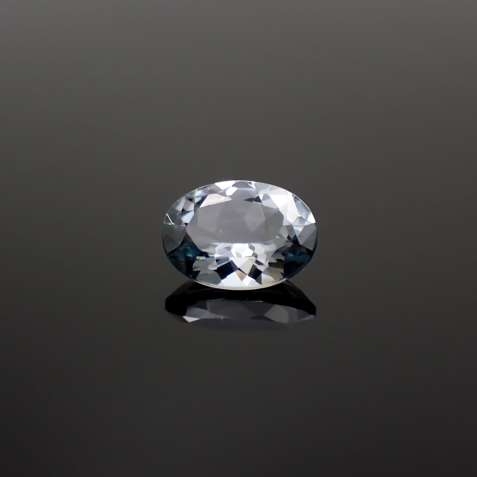 グレースピネル タンザニア産 0.89ct[230421547]6.9x5.1mm前後