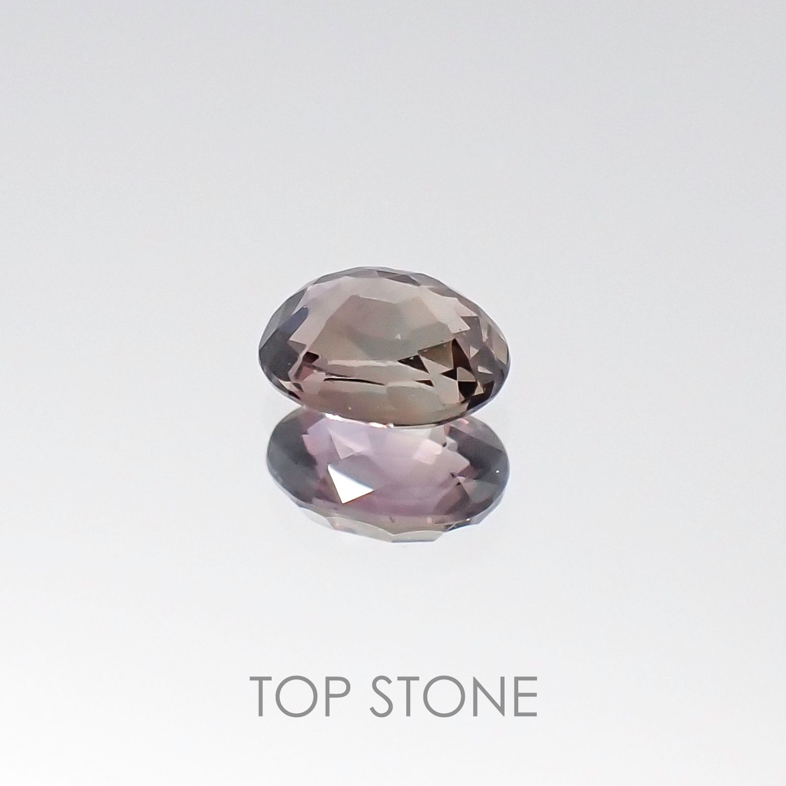 カラーチェンジサファイア非加熱(宝石名サファイア) タンザニア産 0.44ct 識別済[20096014]4.9×3.6mm前後