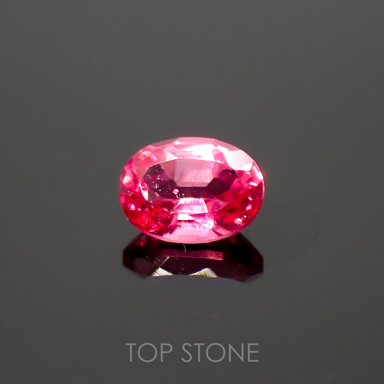 ホットピンクスピネル(宝石名ピンク・スピネル)タンザニア産 0.21ct 識別済[220114132]4x3mm前後