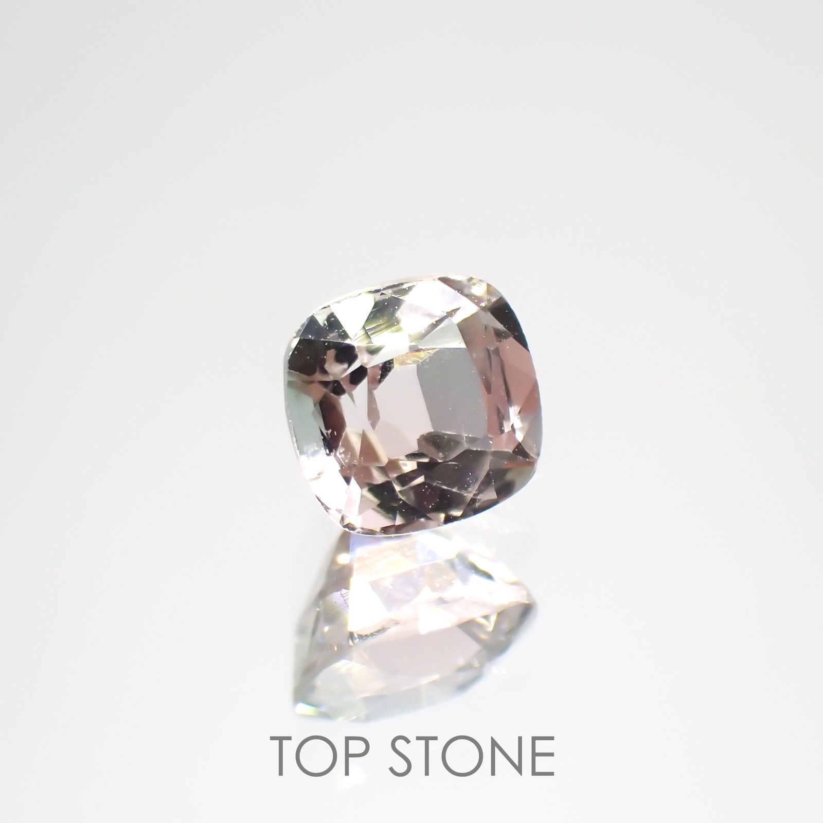 パステルカラートルマリン アフガニスタン産 0.60ct[220114265]4.8x4.5mm前後