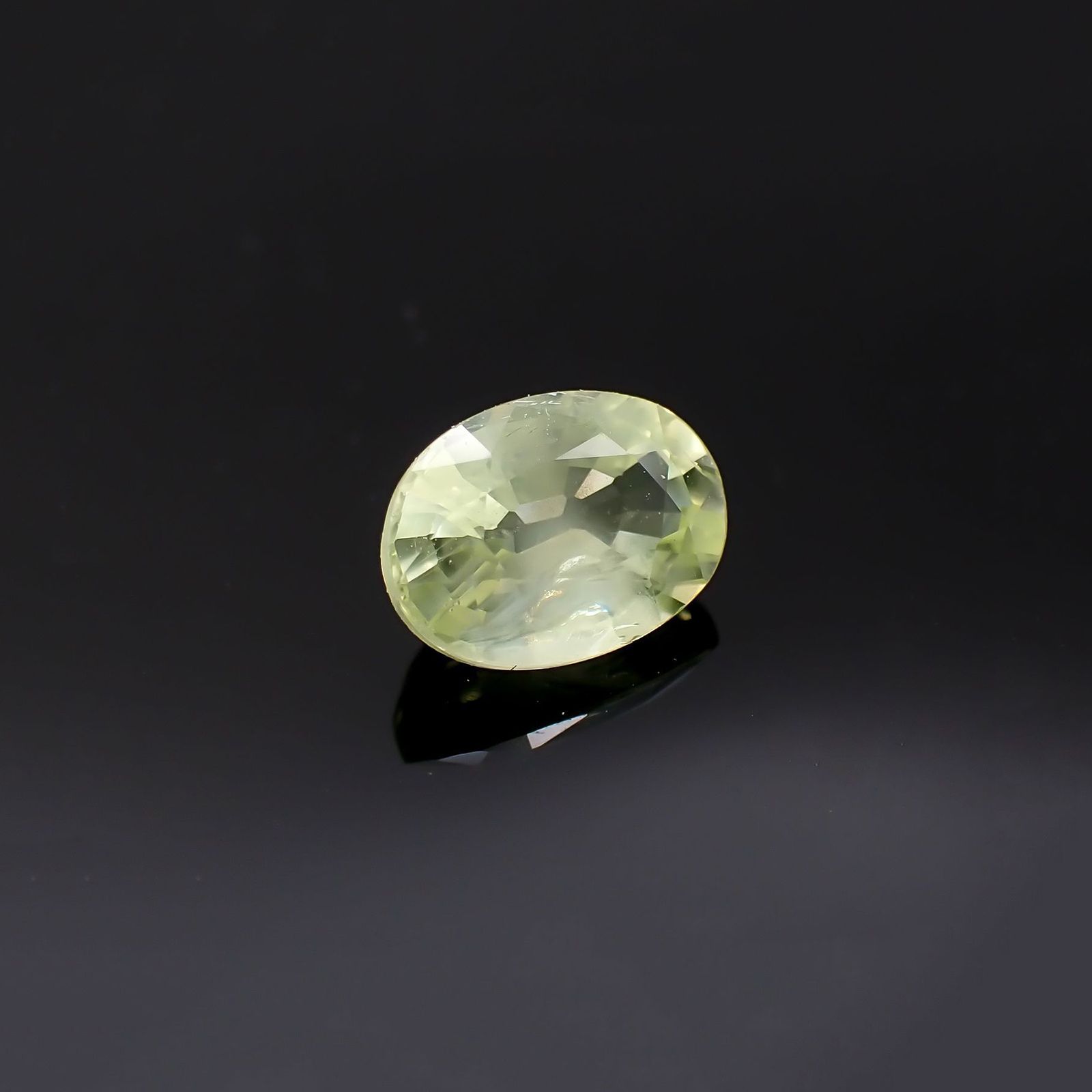 クリソベリル(宝石名クリソベリル)マダガスカル産 識別済 1.25ct / 7.3x5.3mm前後 [220817449]
