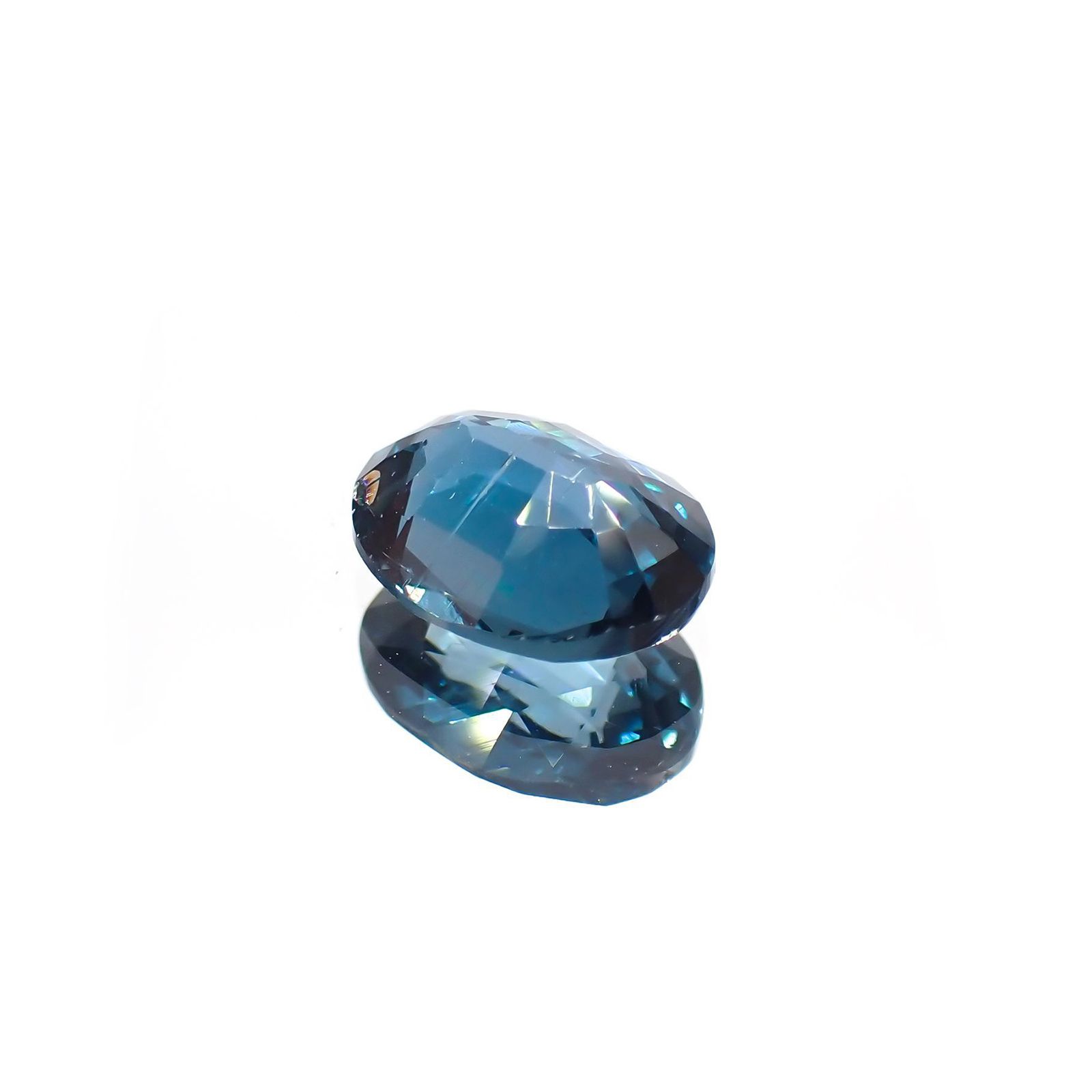 オーシャンブルーカイヤナイト(宝石名カイヤナイト) ネパール産 2.10ct 識別済[210410523]8.8×6.9mm前後