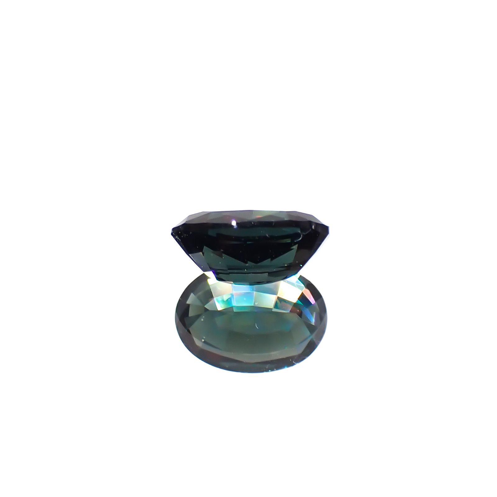 ベキリーブルーガーネット（カラーチェンジガーネット アレキタイプ） マダガスカル・ベキリー産 0.83ct [241029377]6.6x4.7mm前後
