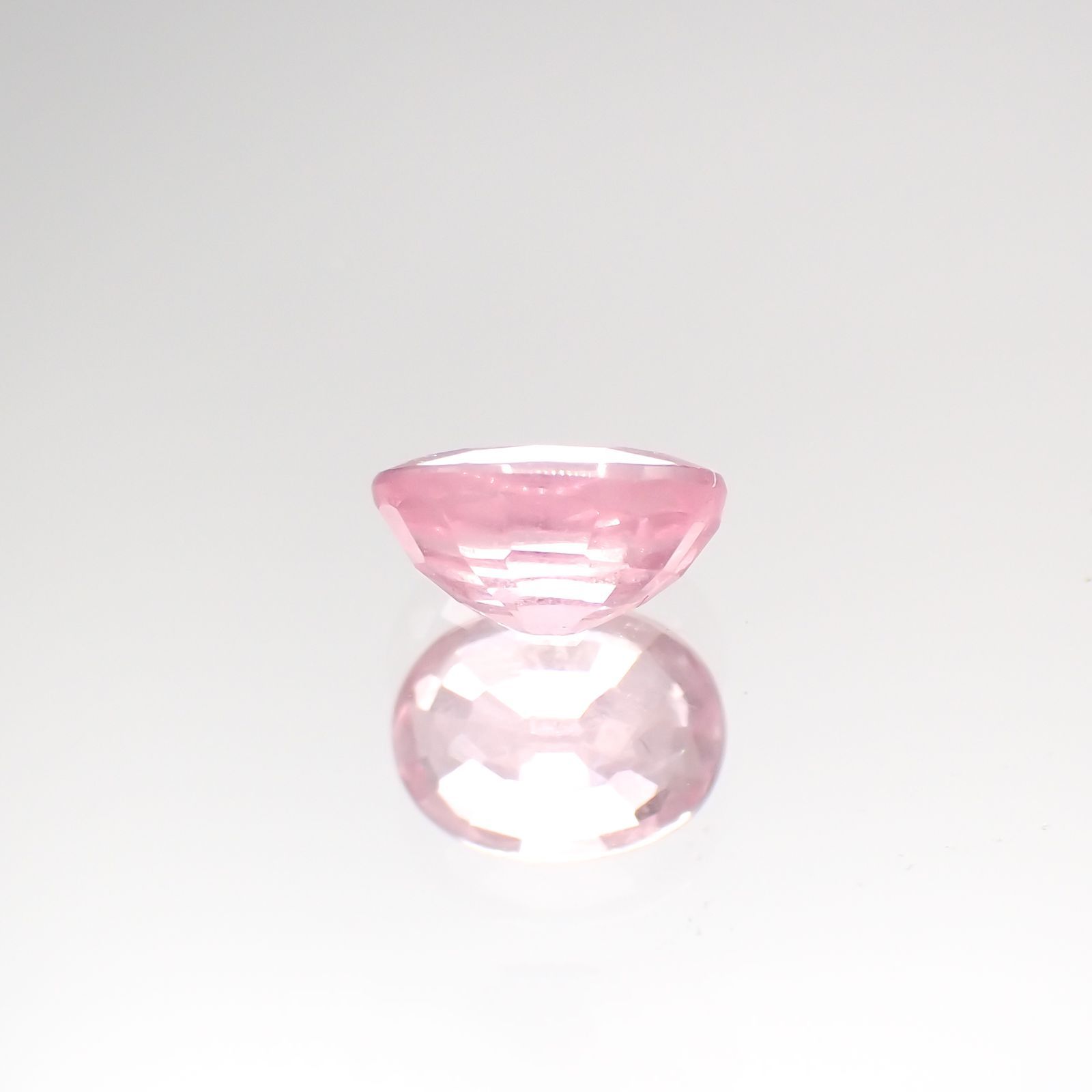 シルキーピンクスピネル(宝石名ピンク・スピネル) タンザニア産 0.86ct 識別済[240212894]6.4×4.8mm前後