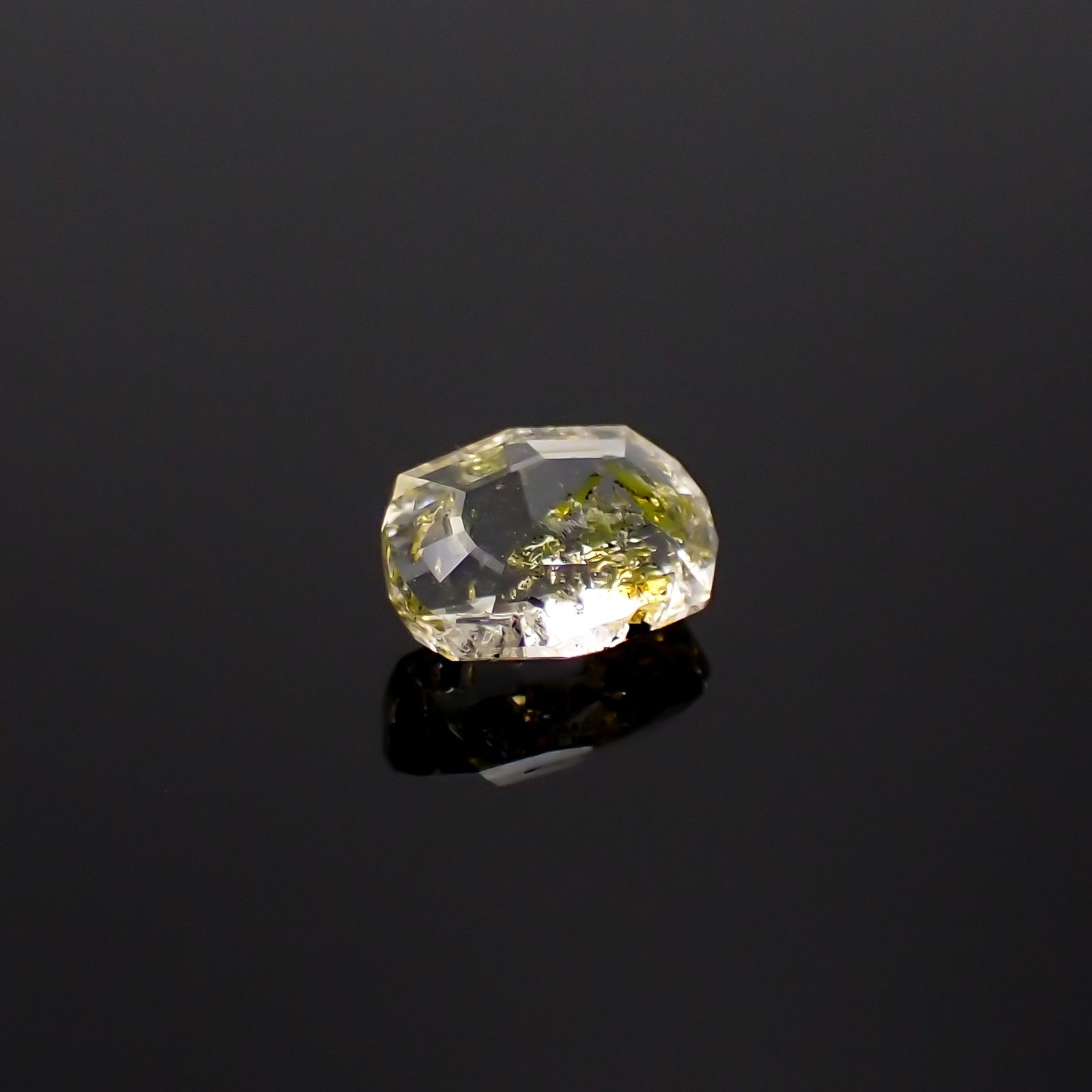 ◇カスタムオクタゴンカット◇オイルインクォーツ パキスタン産 0.85ct [231224725]7.3x5.3mm前後