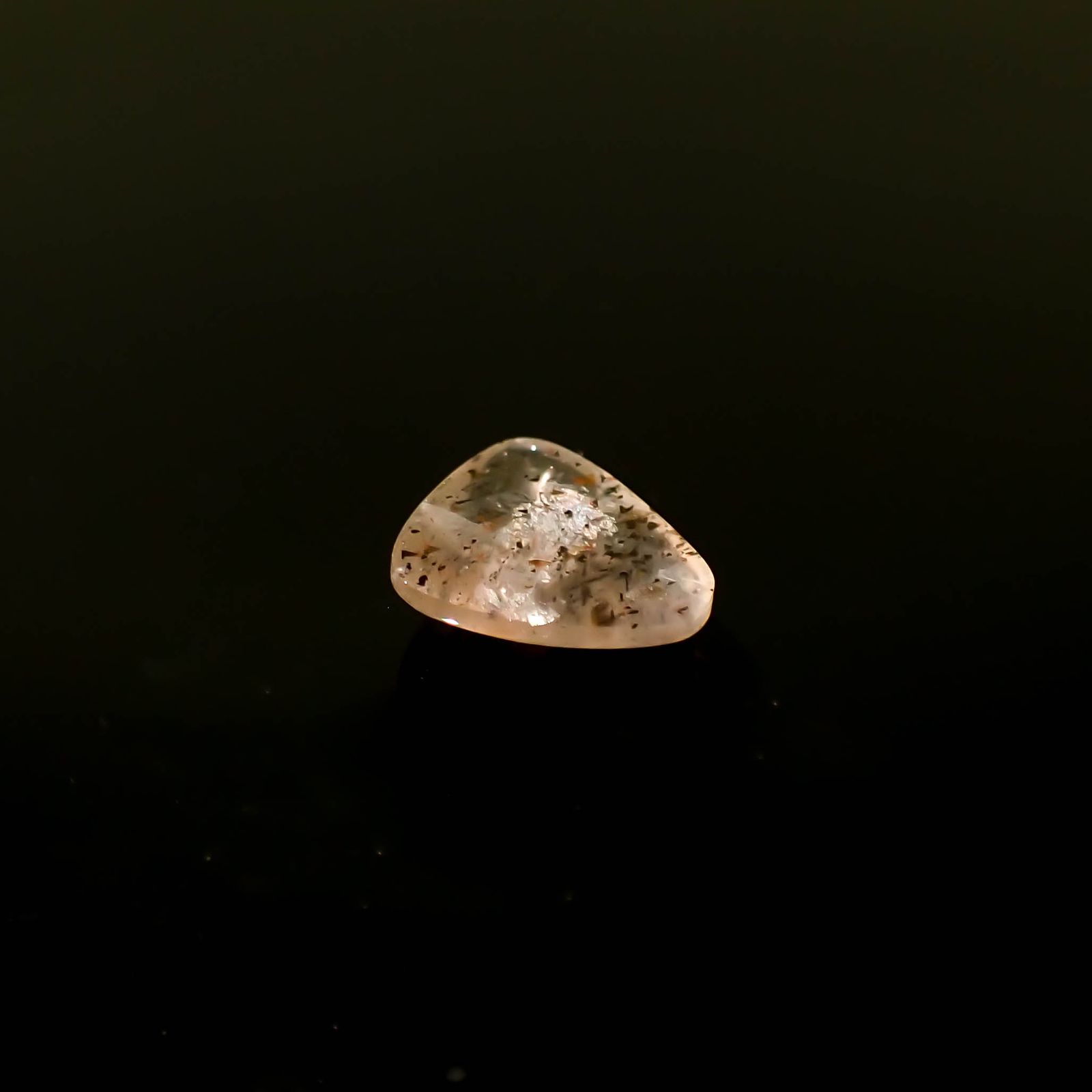 レインボーラティスサンストーン オーストラリア産 2.40ct[231225241]9.8x11.7mm前後
