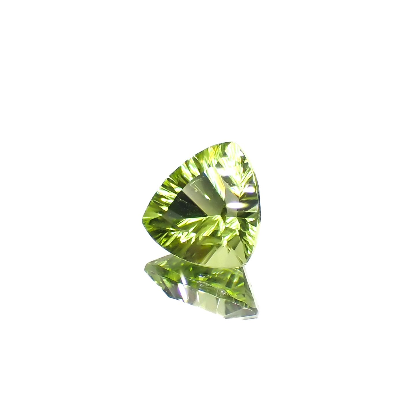 ◇コンケーブカット◇ペリドット 中国産 1.18ct[230622291]6.9x7mm前後