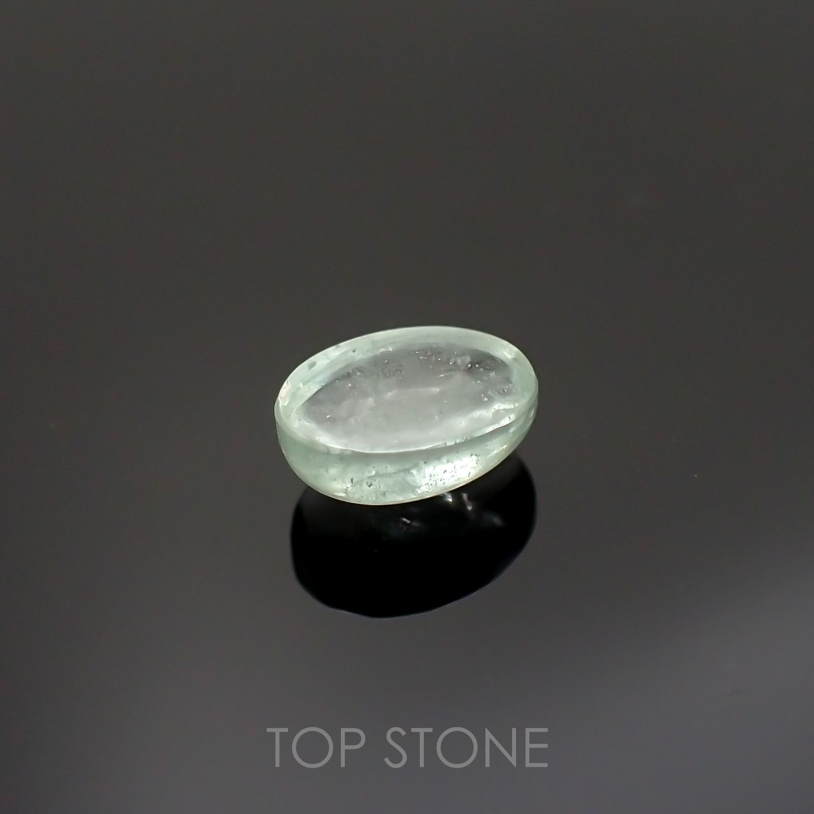 バナジウムコーネルピン(宝石名コーネルピン)タンザニア・タンガ州産 1.06ct 識別済[220115568]6.9x5mm前後