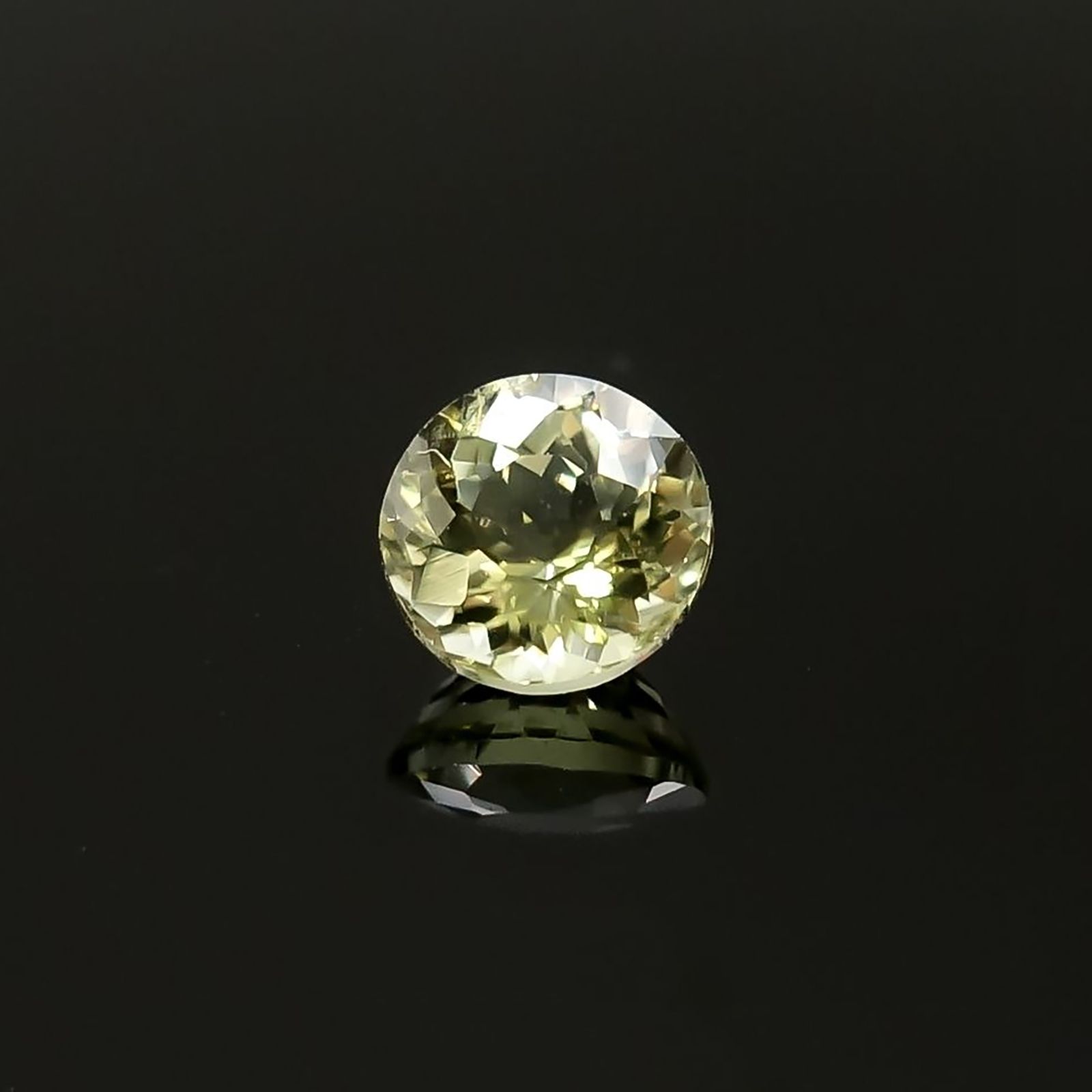 モンテブラサイト(宝石名モンテブラサイト)マダガスカル産 識別済 0.62ct / 5.3x5.2mm前後 [220817425]