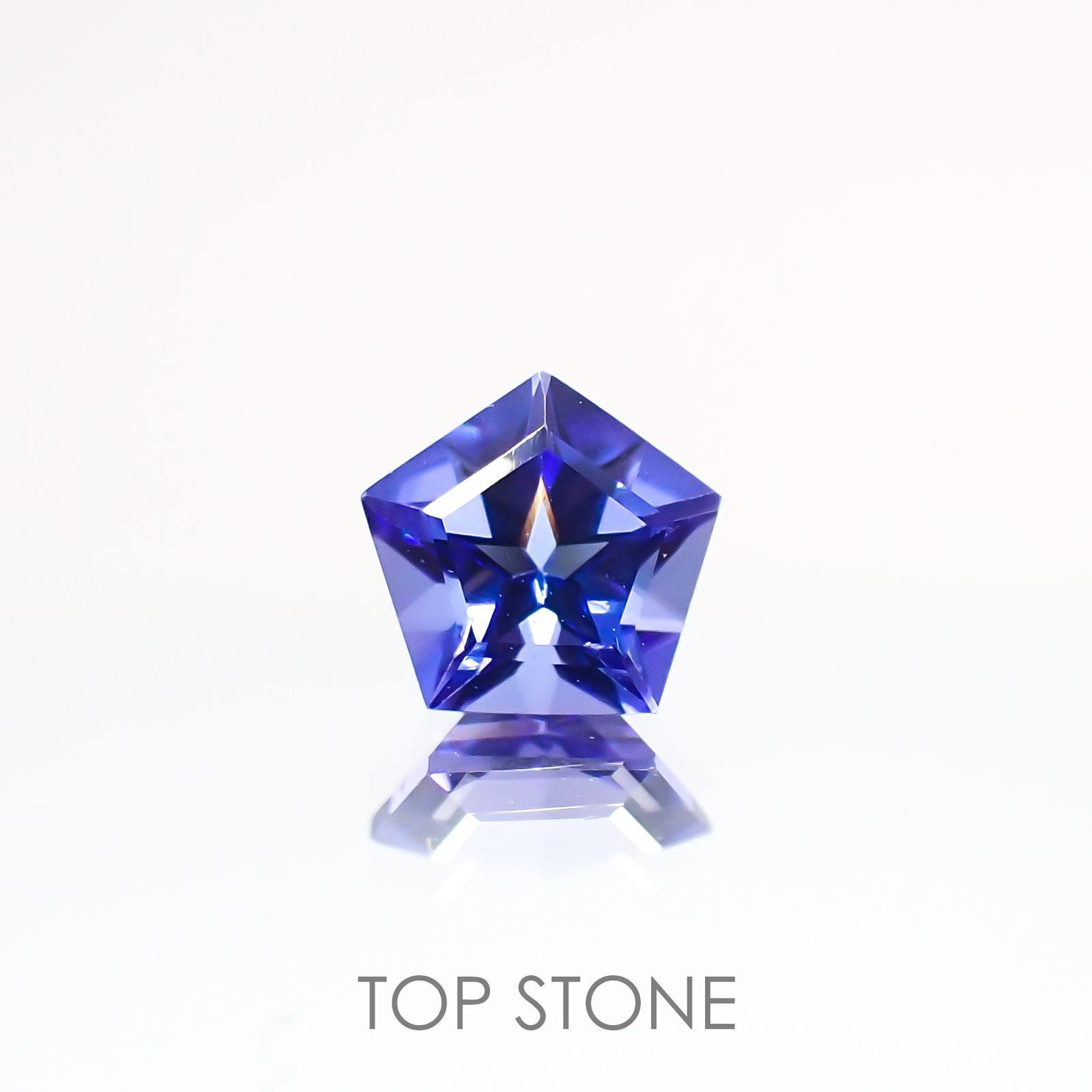 ◇ペンタゴンカット◇タンザナイトSA(宝石名タンザナイト) タンザニア産 0.45ct 識別済[210610995]5×5.2mm前後