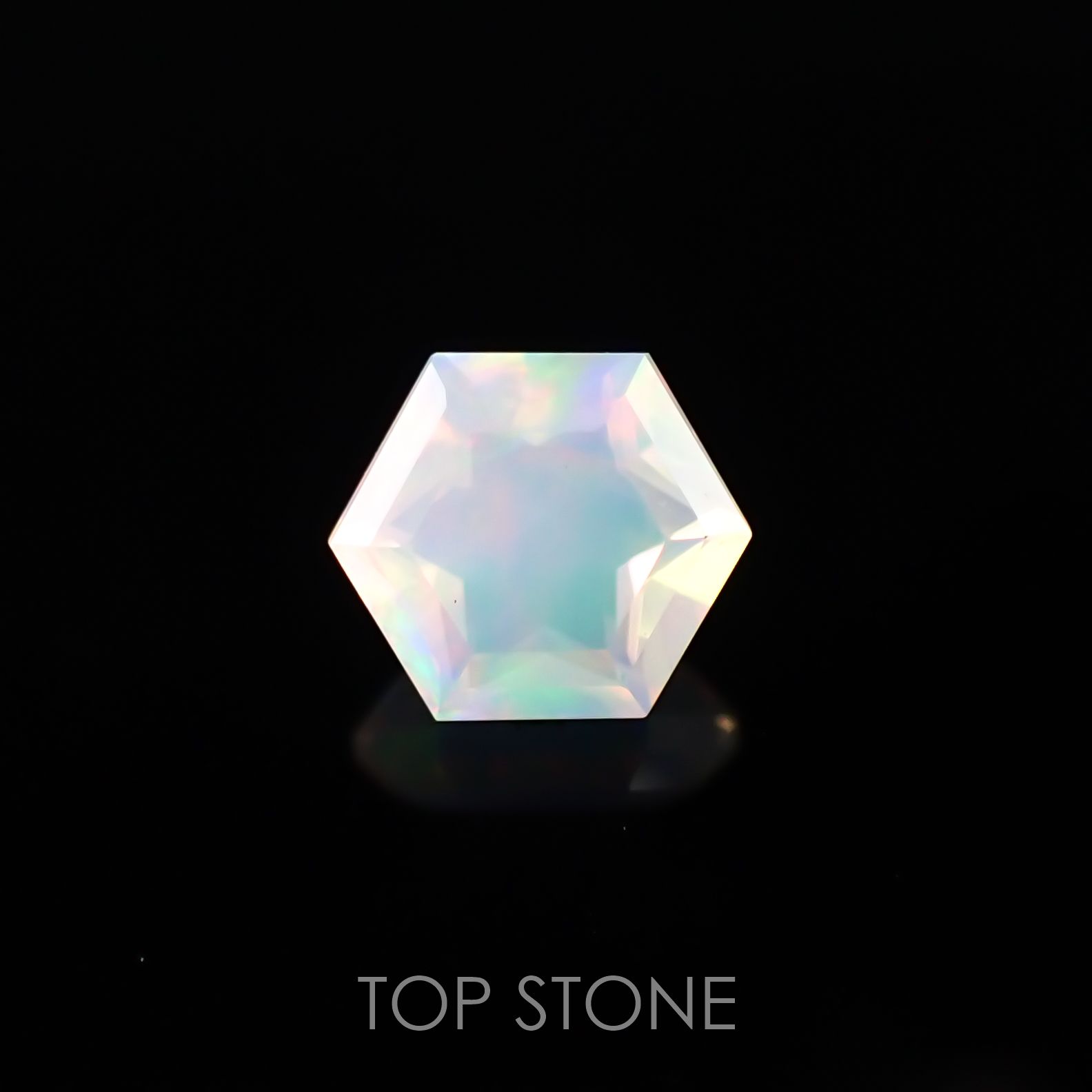 ◇ヘキサゴンカット◇エチオピアオパール(宝石名オパール) エチオピア産 0.46ct 識別済[210611036]5.3×5.3mm前後