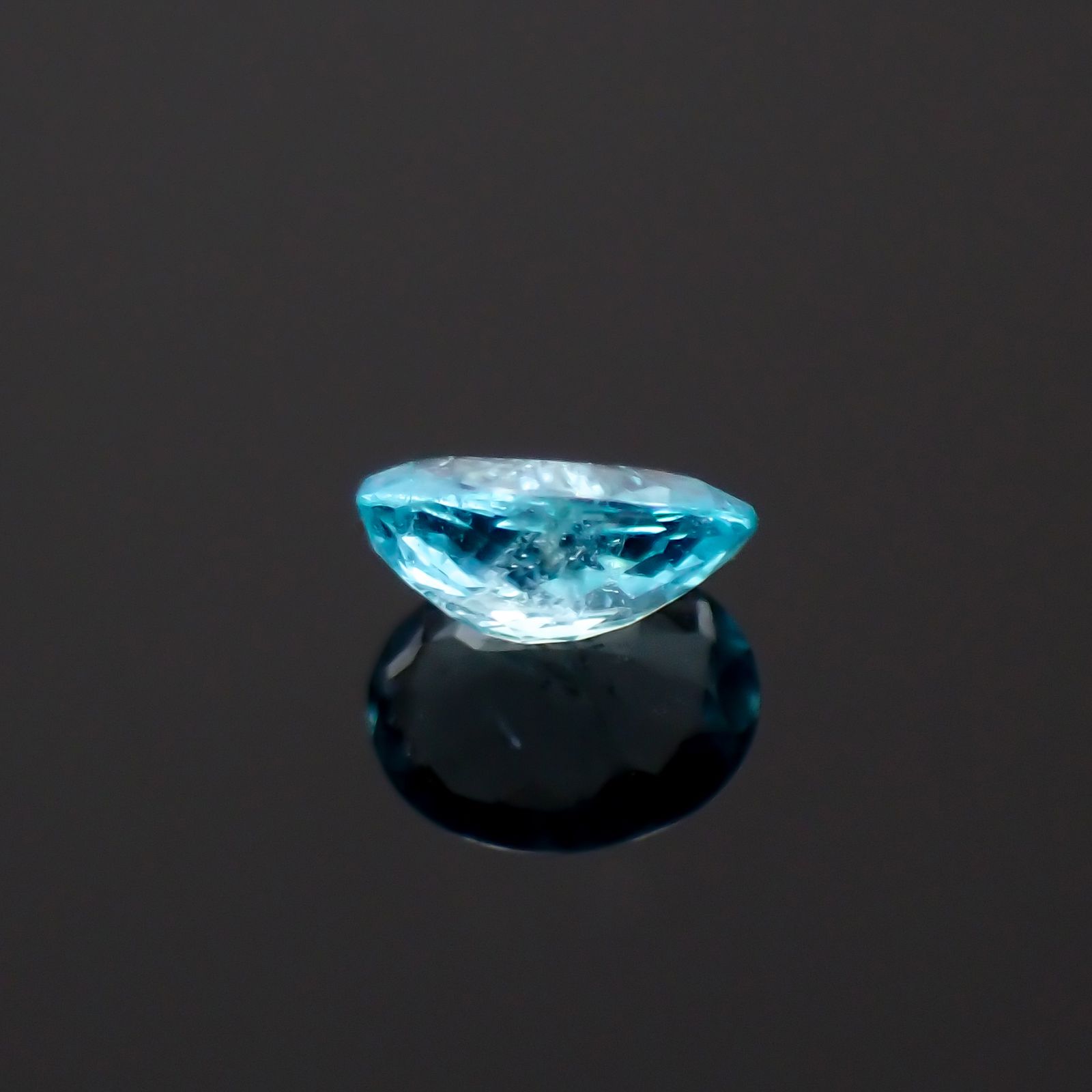 パライバトルマリン(宝石名トルマリン/別名パライバ・トルマリン)ブラジル・パライバ州バターリャ鉱山産 0.13ct 識別済[230622333]3.8x3mm前後