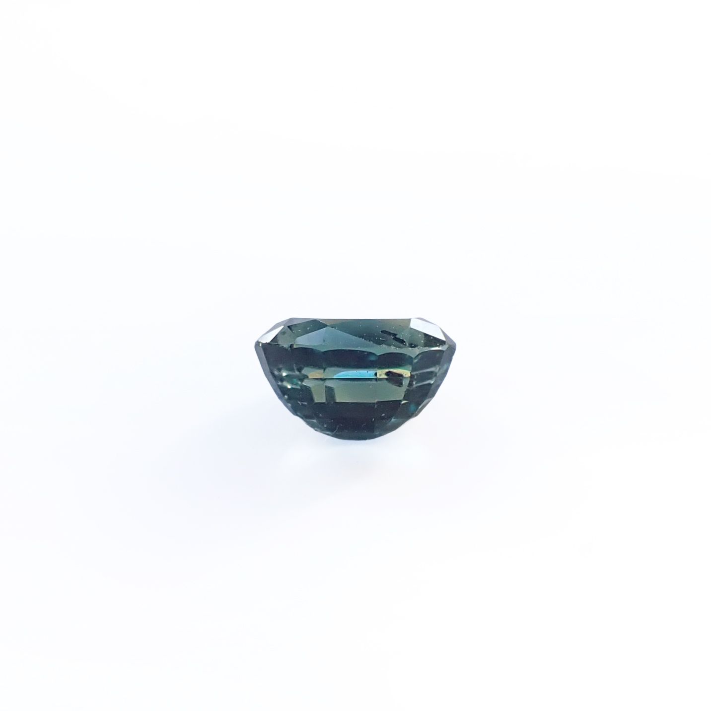 サファイア(宝石名サファイア) マダガスカル/スリランカ産 ソ付(彩珠) 1.629ct / 6.9x5.9mm前後 [260112470]