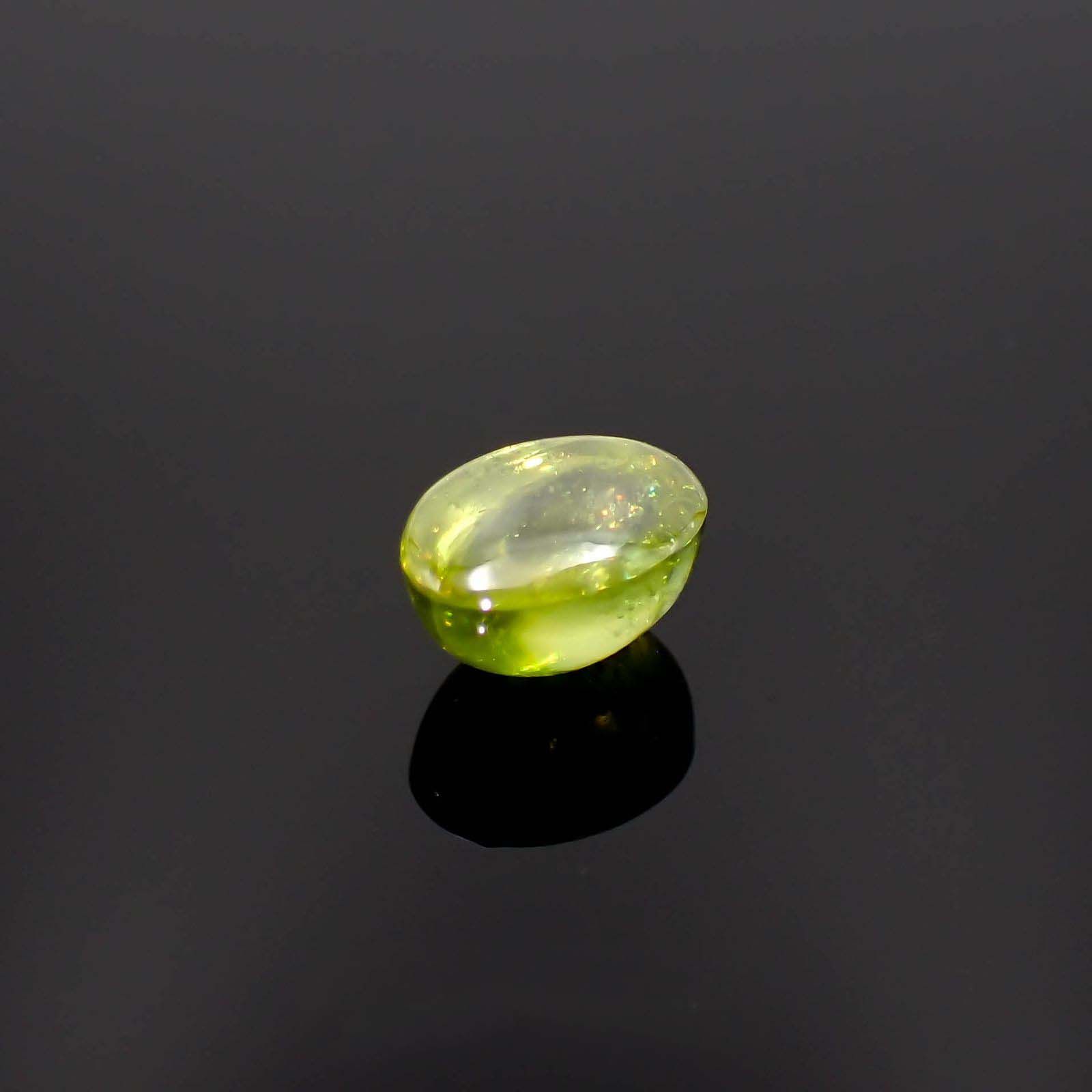 スフェーン マダガスカル産 2.21ct[230220632]8.1x6mm前後