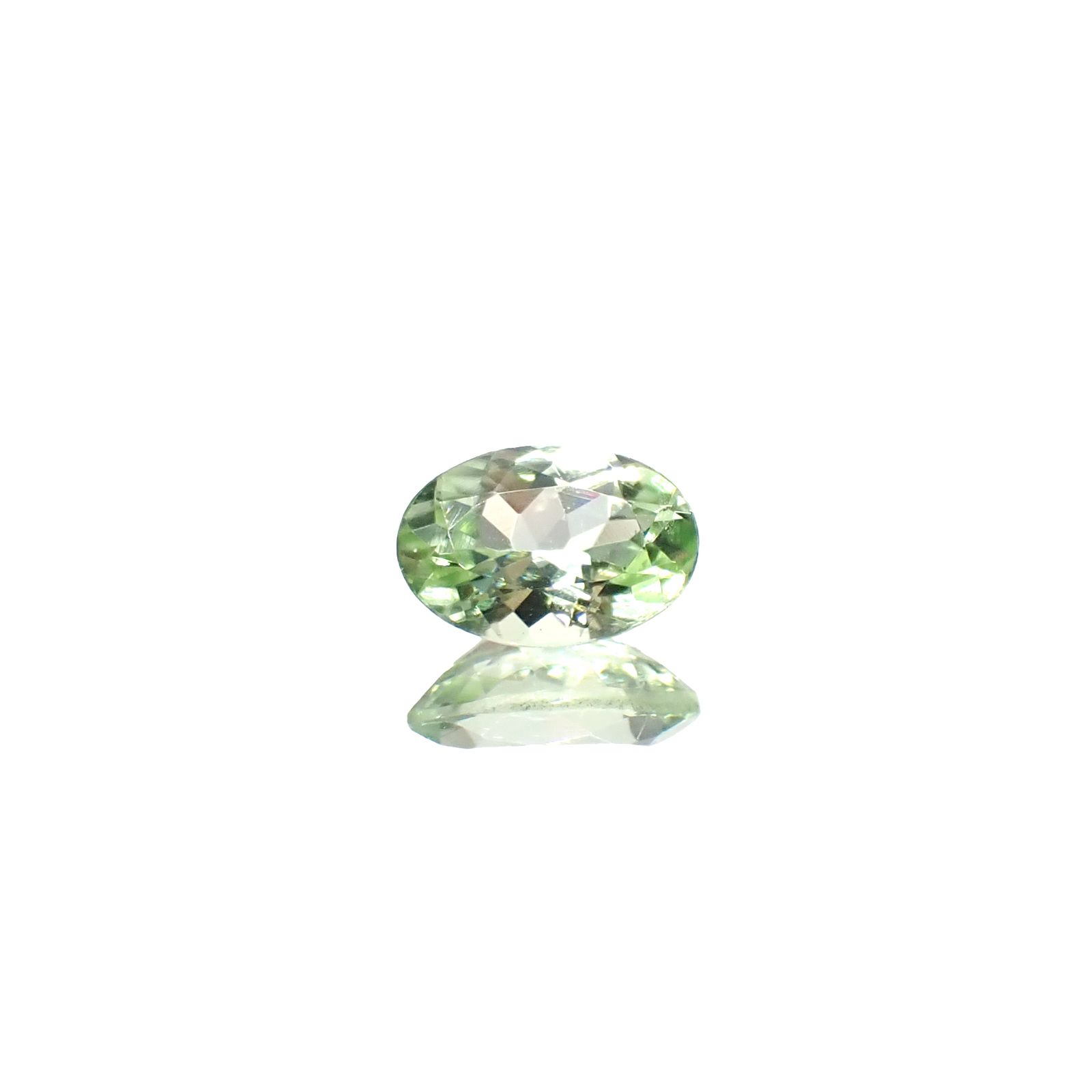 ミントペリドット パキスタン/ノルウェー産 0.48ct [250730636]6.1x4.1mm前後