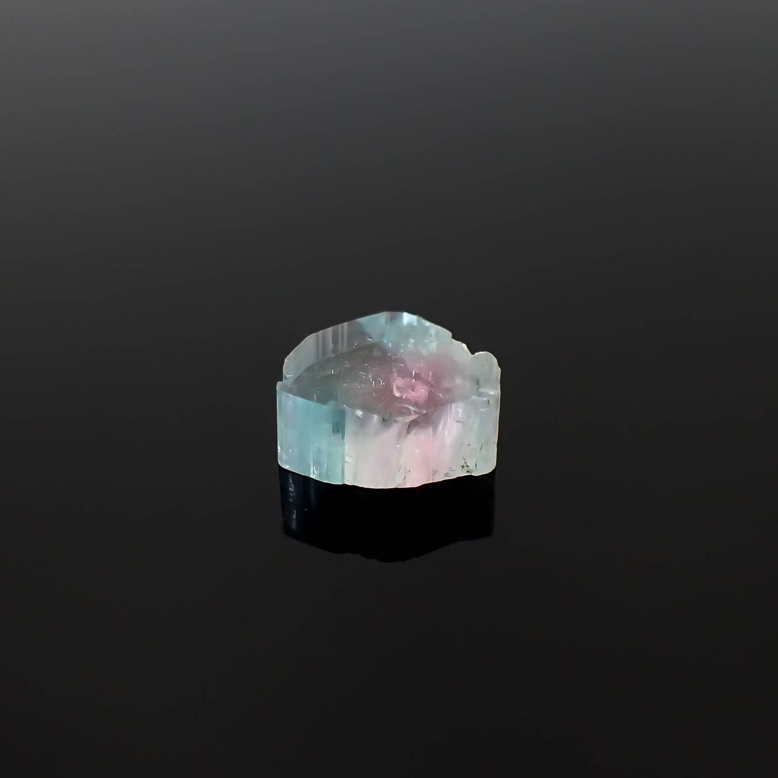 ウォーターメロントルマリン 原石スライス アフガニスタン産 1.67ct [250430217]7x6.8mm前後
