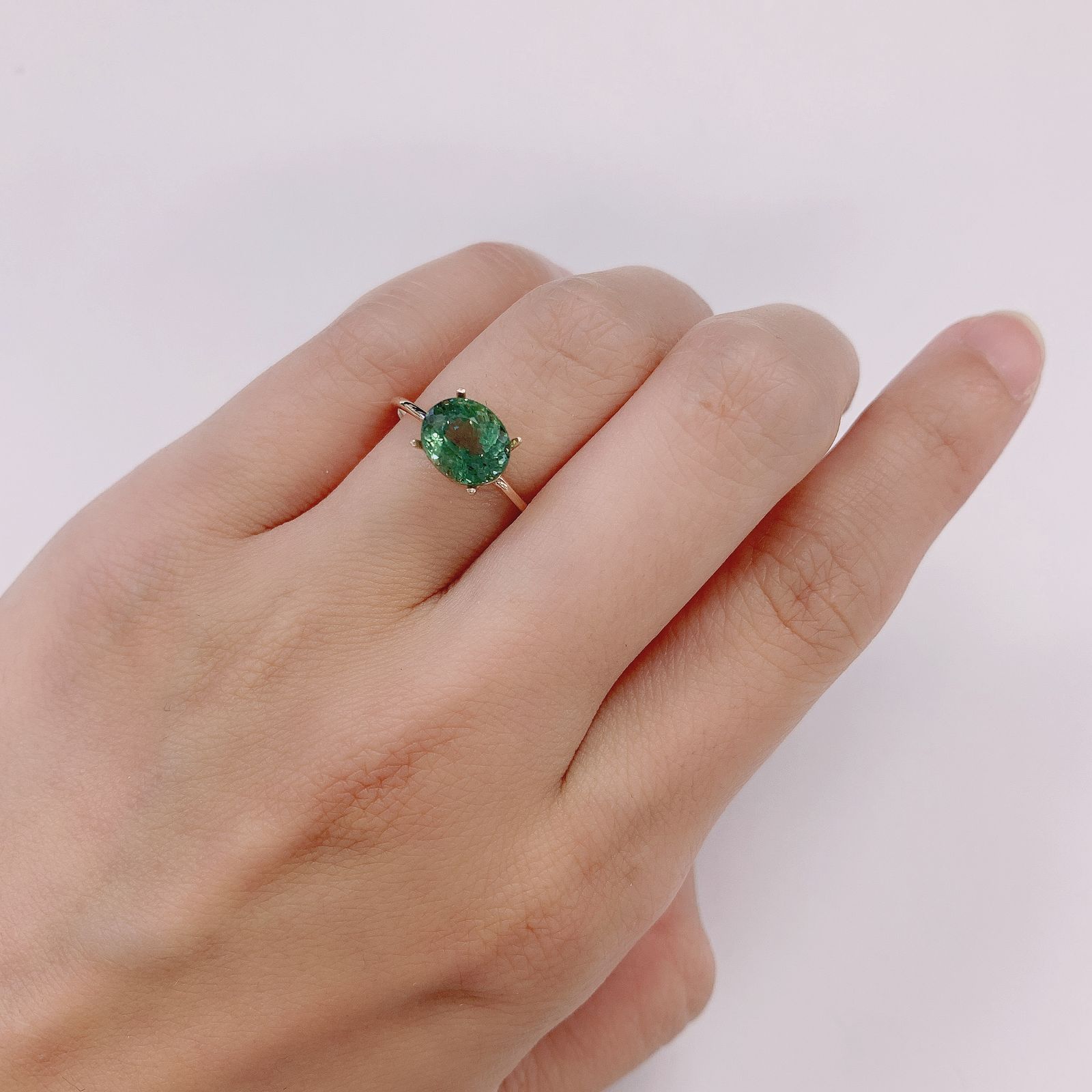 グリーンアパタイト(宝石名アパタイト) マダガスカル産 2.08ct 識別済[211113807]7.9×6.7mm前後