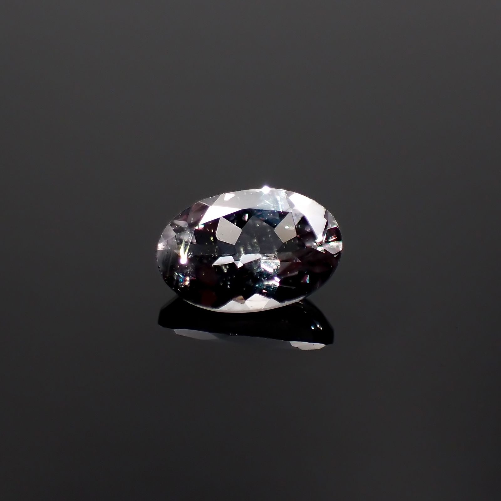 ベキリーブルーガーネット（カラーチェンジガーネット アレキタイプ） マダガスカル・ベキリー産 0.56ct[240222997]6x4mm前後 |  TOP STONE(トップストーン)