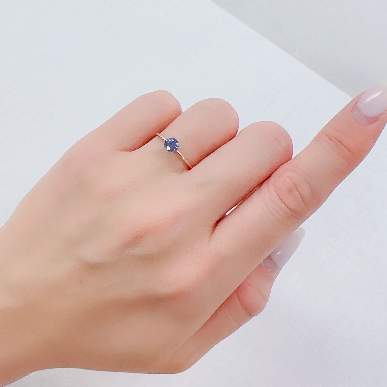 ◇ヘキサゴンカット◇バイオレットスピネル(宝石名スピネル)ビルマ/マダガスカル産 0.42ct 識別済[230220642]4.4x4.2mm前後
