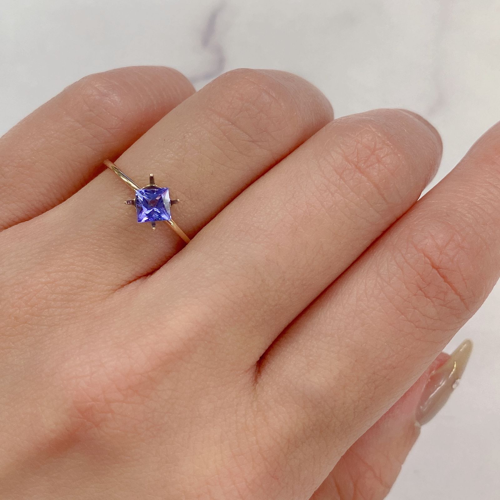 ◇プリンセスカット◇タンザナイト(宝石名タンザナイト) タンザニア産 0.53ct 識別済20117193]4.4×4.3mm前後