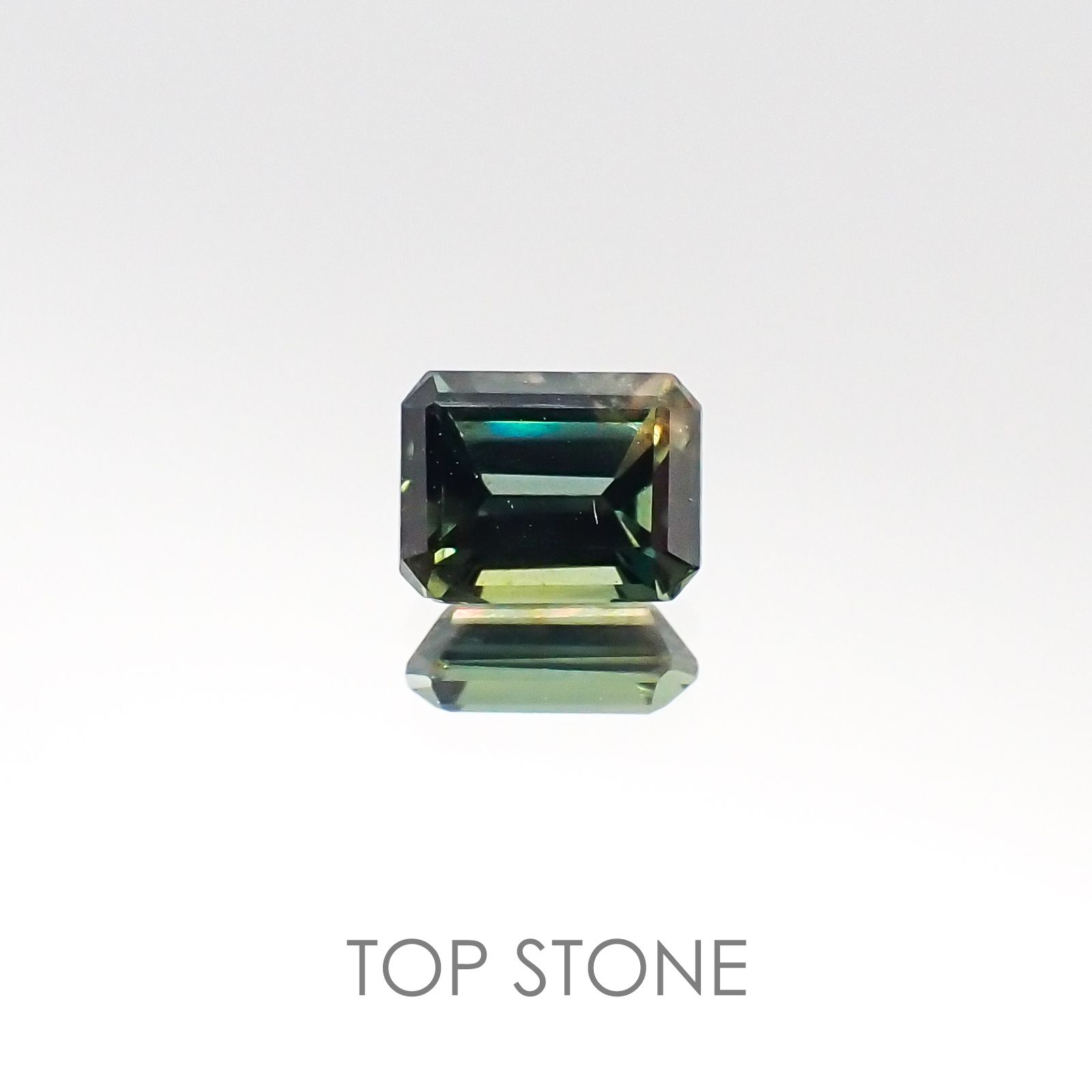 ゴールドシーンサファイア 非加熱 ケニア産 ルース 0.83ct[20095080]5.7×4.4mm前後