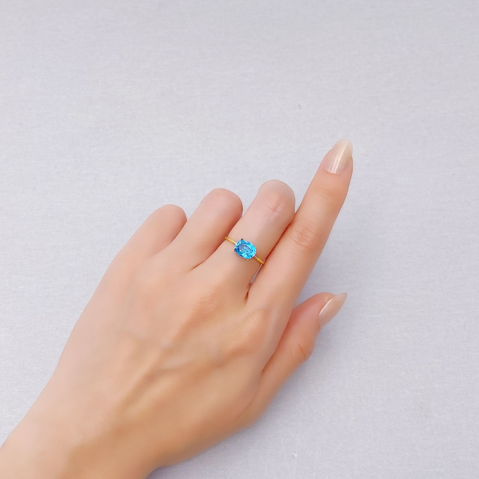 スイスブルートパーズ ブラジル産 1.89ct [241229577]8.1x6.2mm前後