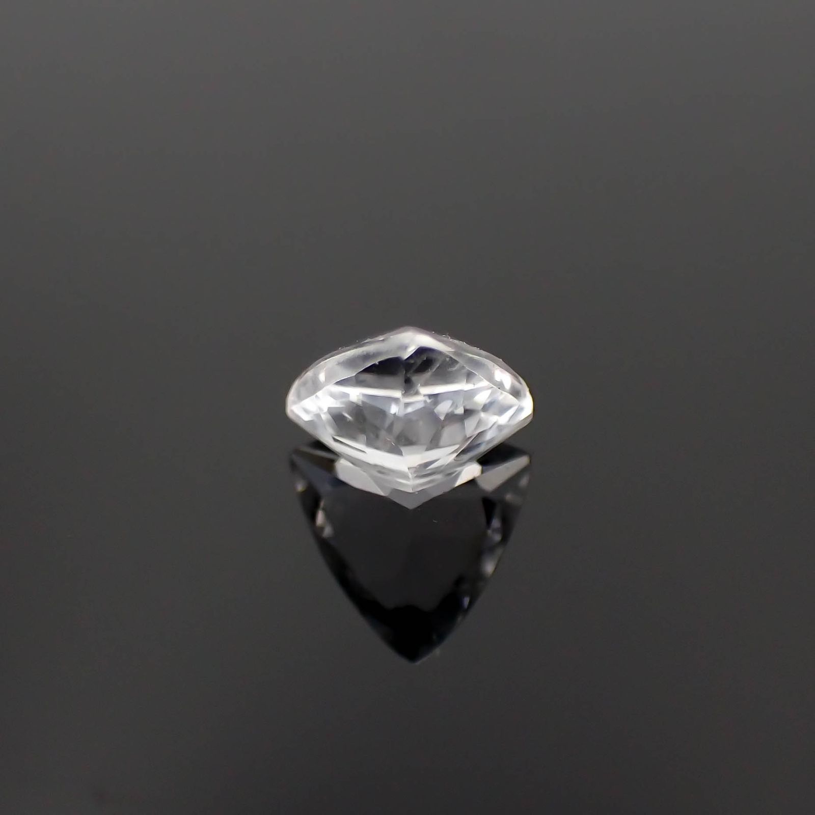 フェナカイト(宝石名フェナカイト)マダガスカル/ブラジル産 0.86ct 識別済[230522023]6.4x6.5mm前後