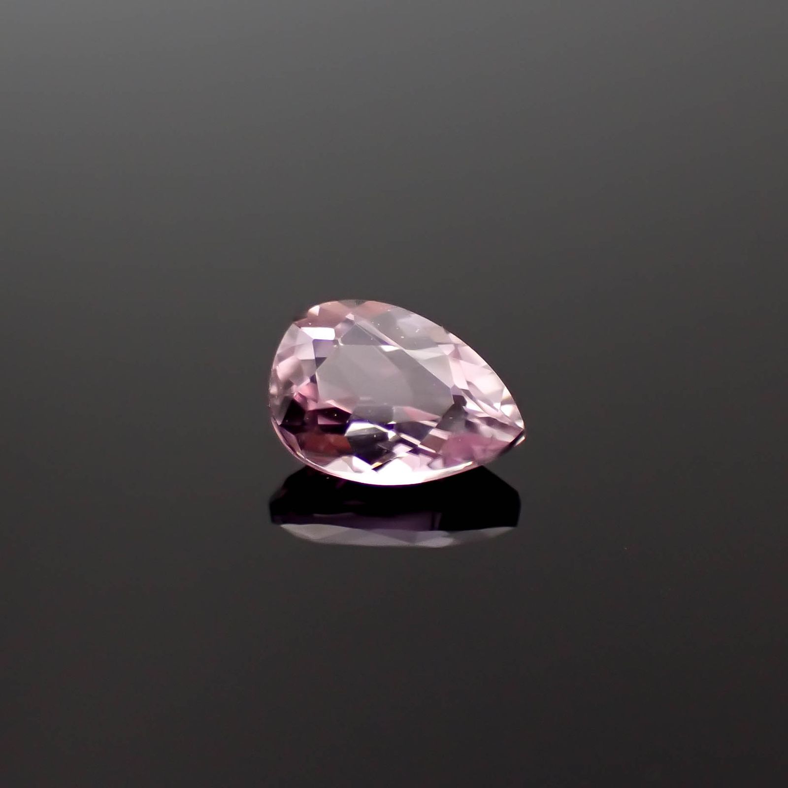 カラーシフト ピンクダイアスポア アフガニスタン産 0.45ct[240627979]5.6x3.9mm前後