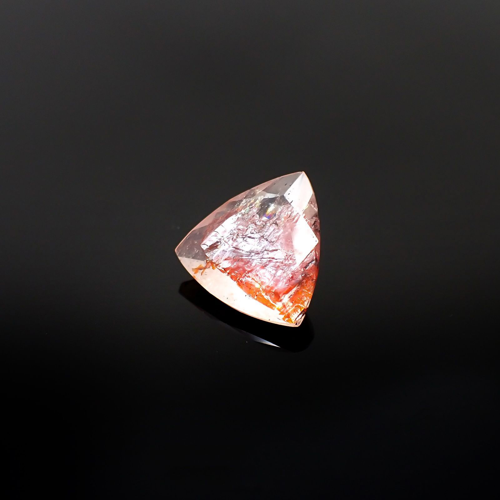 オーロラクォーツ ブラジル・ミナスジェライス産 7.99ct / 15.2x15.8mm前後 [220114370]
