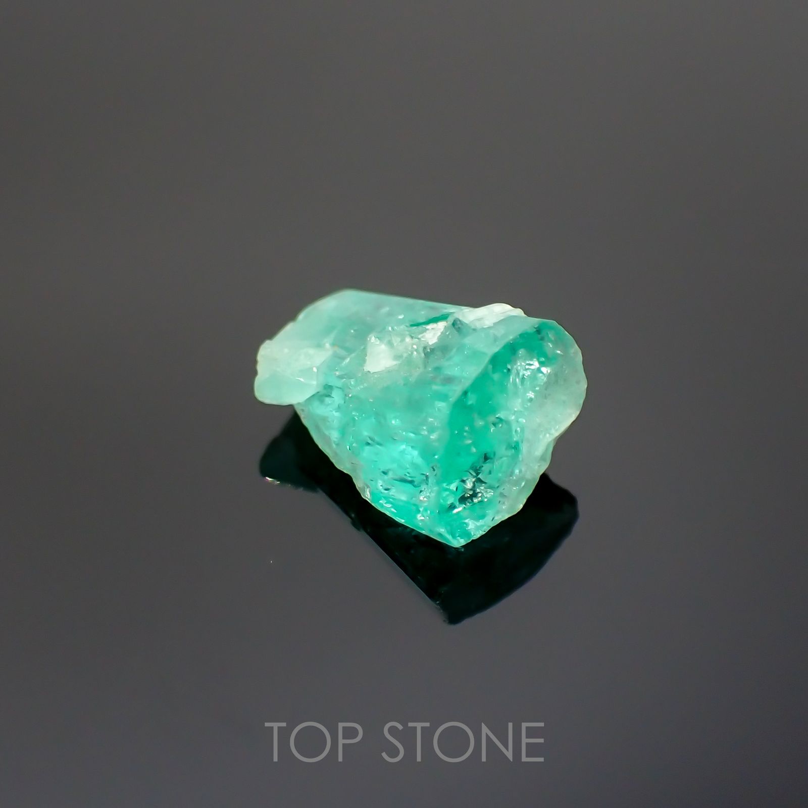 エメラルド(宝石名エメラルド) コロンビア産 原石・結晶 2.17ct 識別済[20062724]9.1×7.1mm前後
