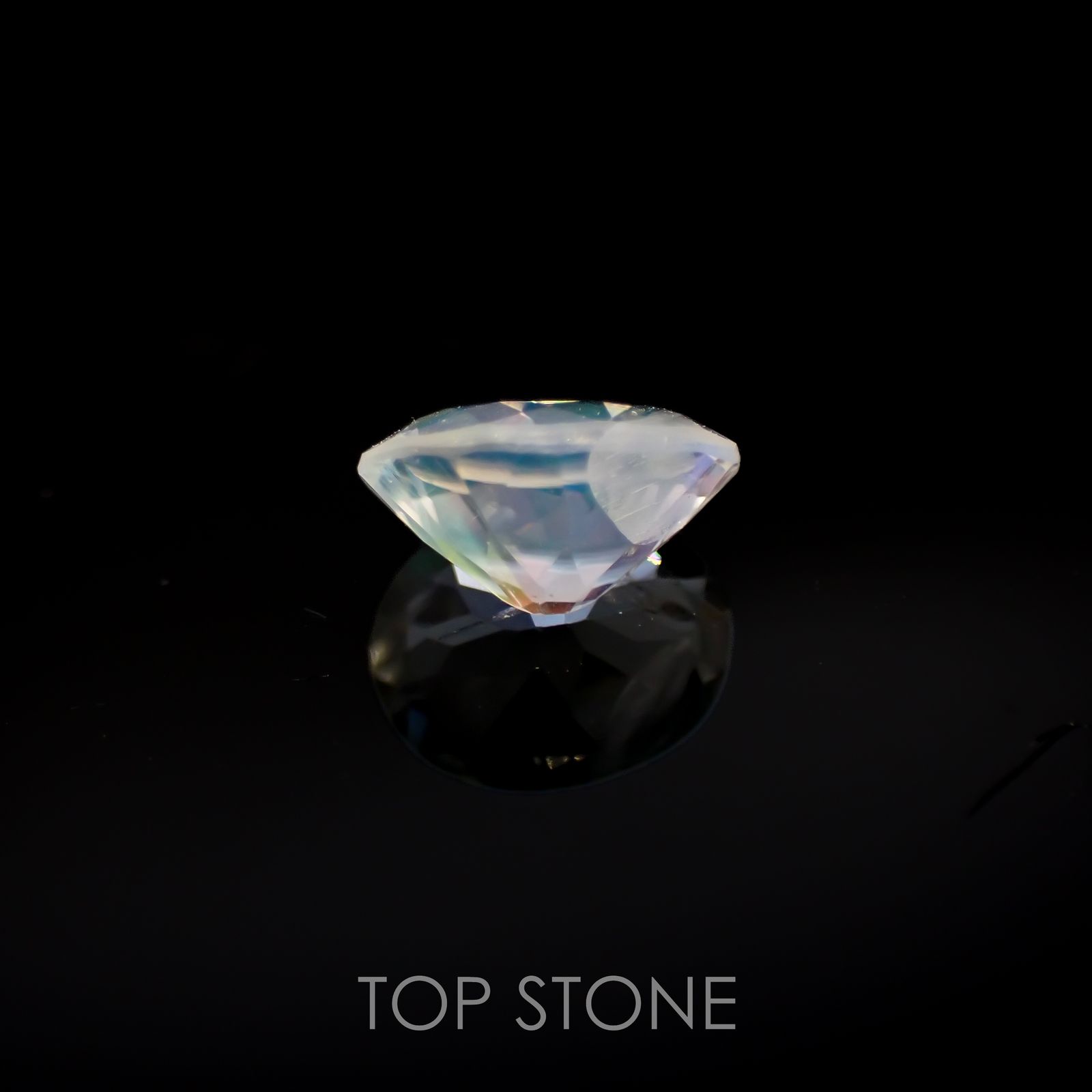 レインボームーンストーン(宝石名ラブラドライト)タンザニア産 1.11ct 識別済[220716858]8x6.4mm前後