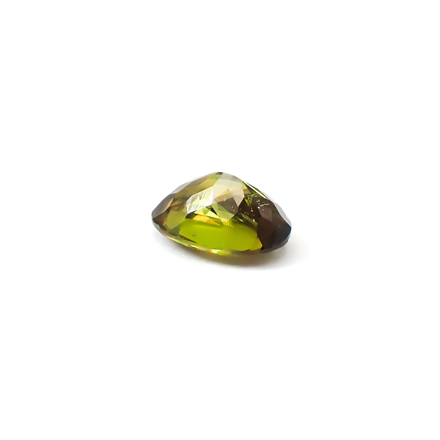 カラーチェンジスフェーン パキスタン産 0.30ct / 4.7x3.7mm前後 [260632439]