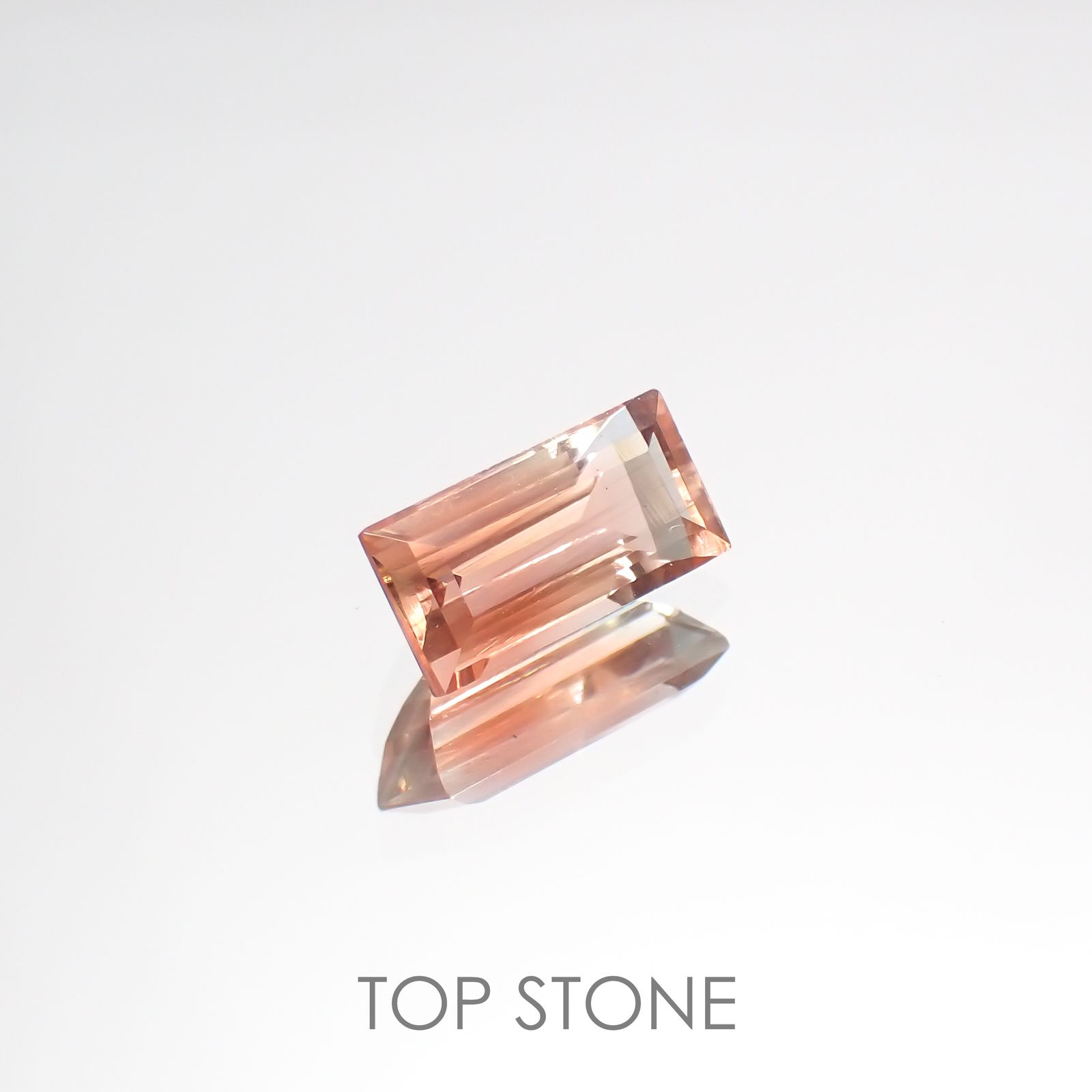 バイカラーアンデシン(宝石名アンデシン)チベット産 1.16ct 識別済[220115267]8.9x4.4mm前後