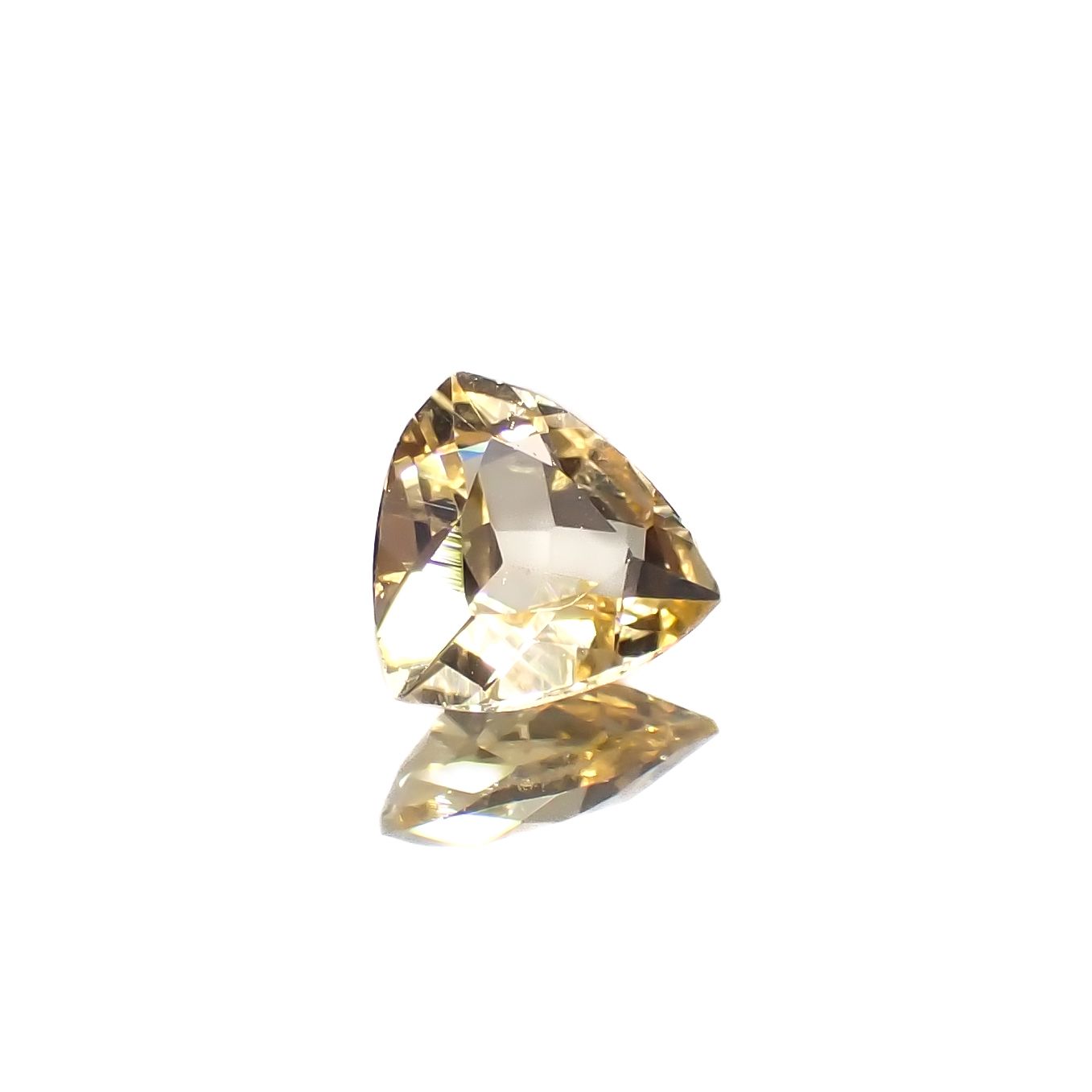 インペリアルトパーズ(宝石名トパーズ)ブラジル産 0.48ct 識別済[230722709]5.5x5.3mm前後