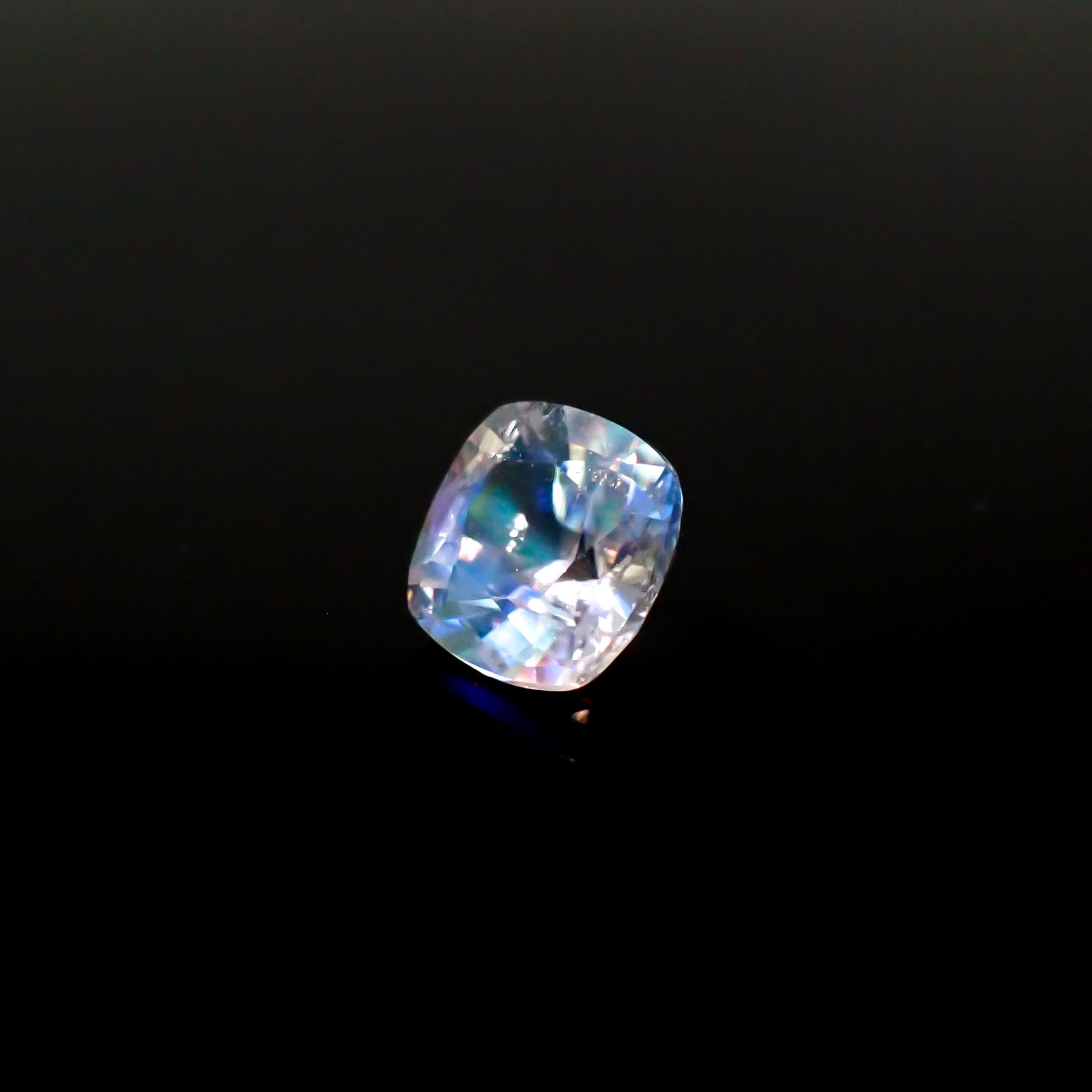 レインボームーンストーン マダガスカル産 1.24ct[240928967]6.8x6.7mm前後