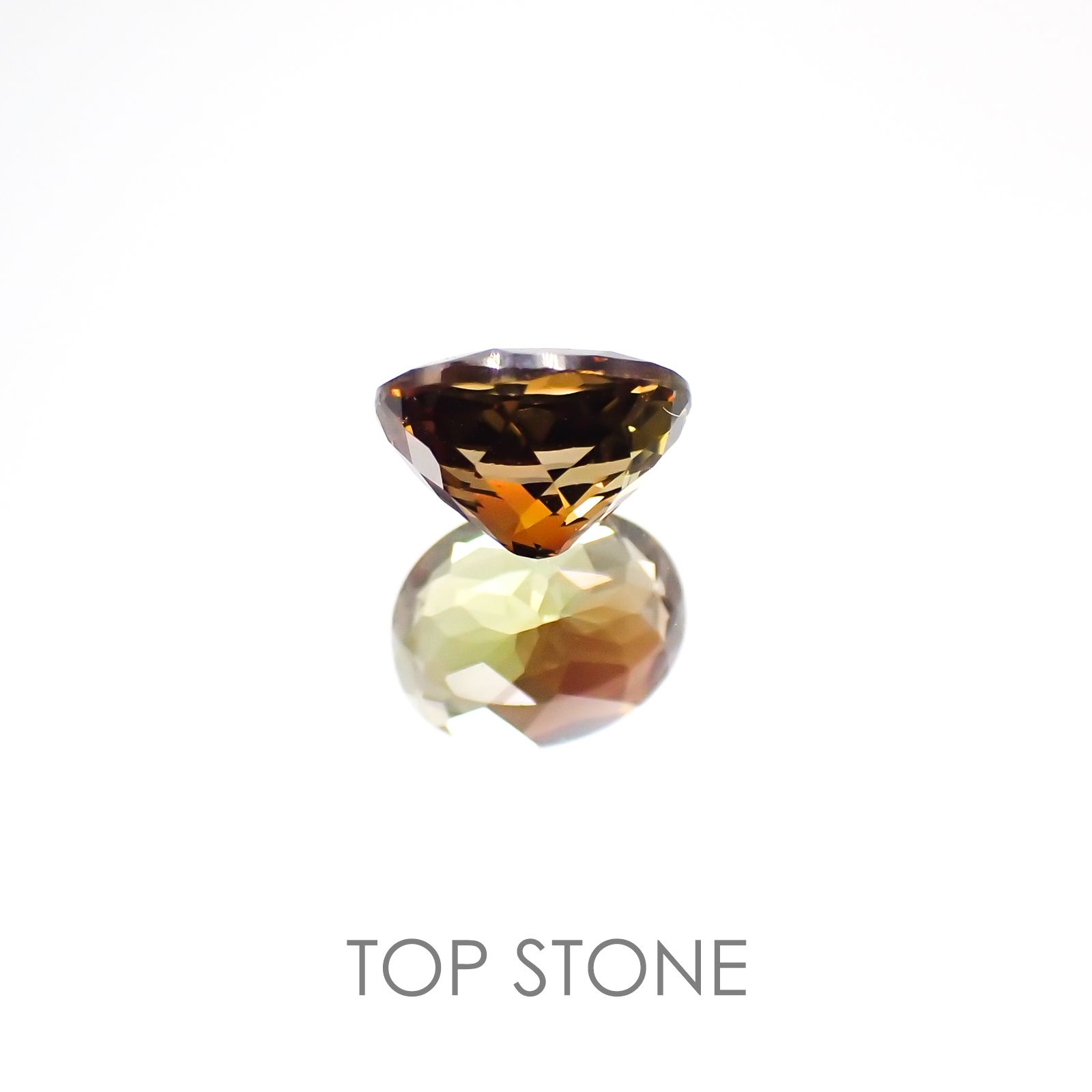 バイカラーアンダリュサイト スリランカ産 ルース 0.56ct[20117460]5.6×4.4mm前後