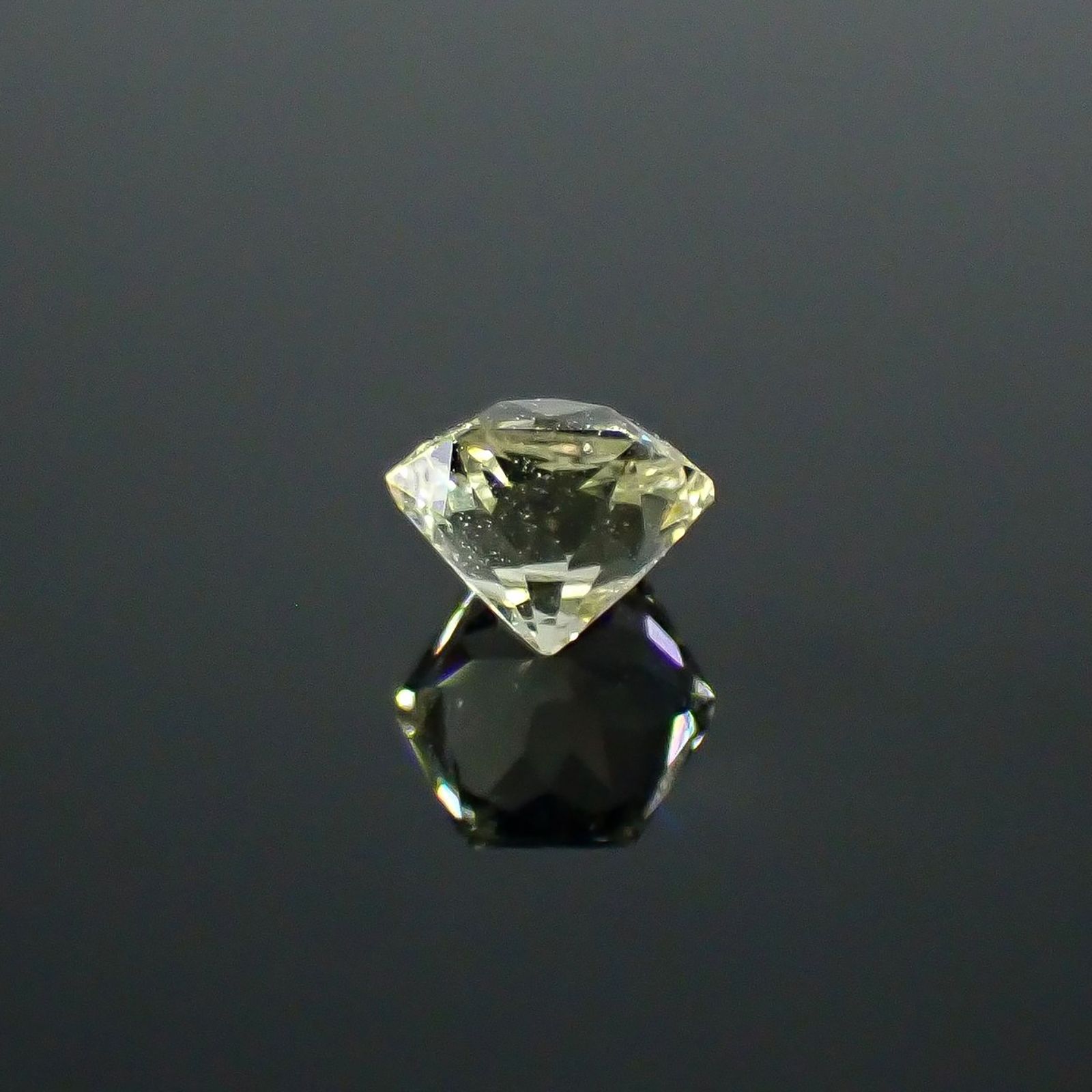 ◇ヘキサゴンカット◇コーネルピン スリランカ産 0.48ct / 4.5x4.3mm前後 [251031237]