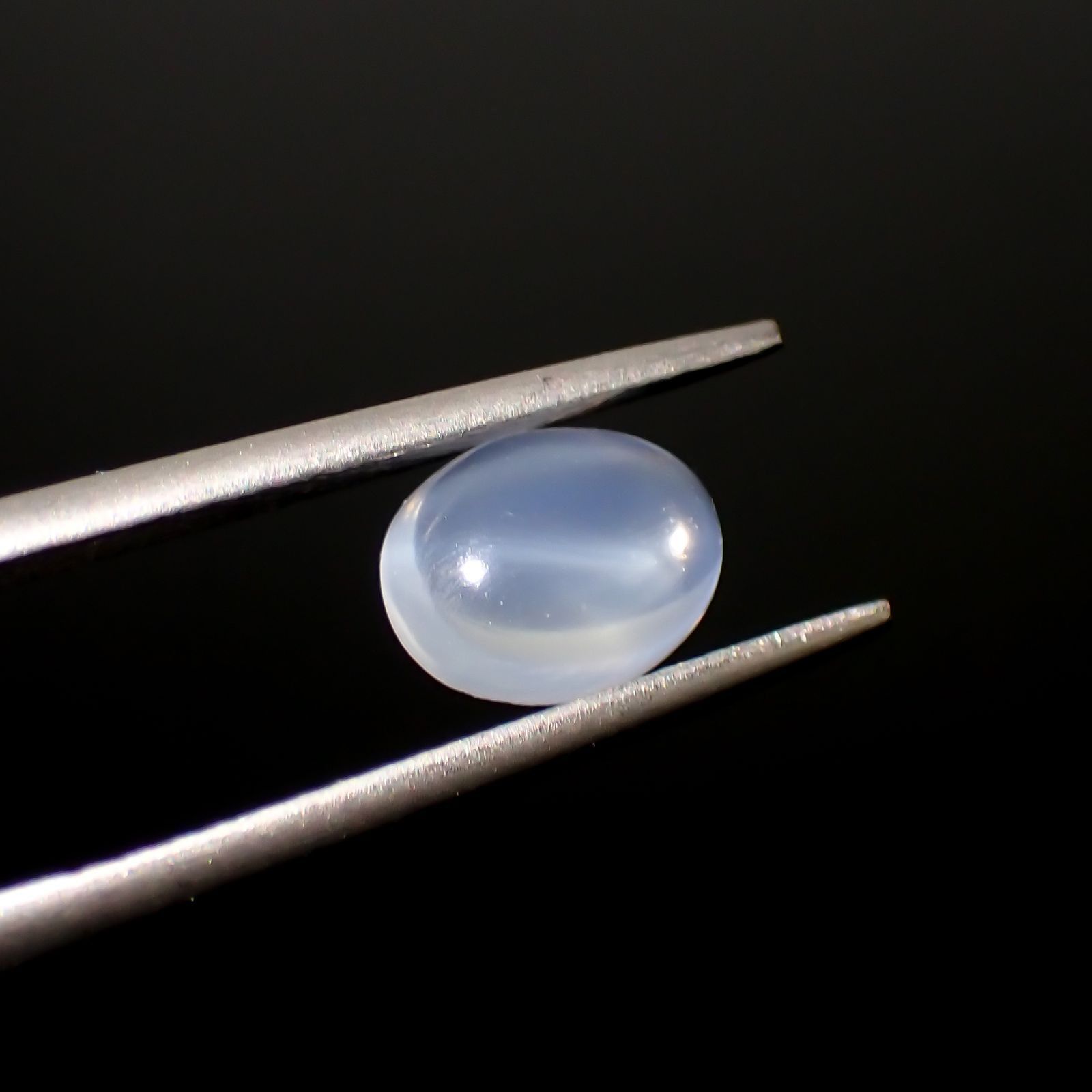 ムーンストーン(宝石名ムーンストーン)インド/スリランカ産 識別済 0.97ct / 7.7x5.8mm前後 [211113665]