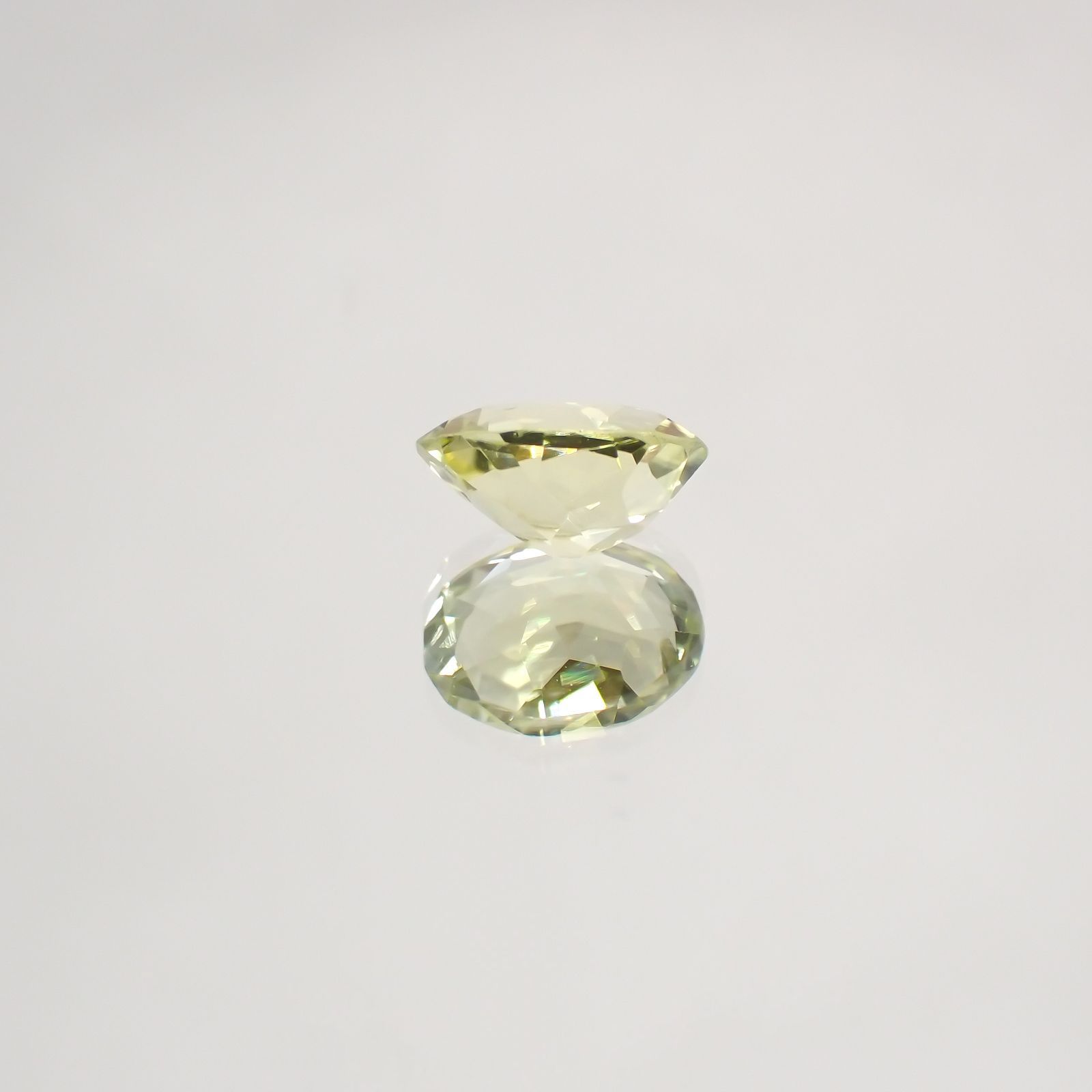 シリマナイト(宝石名シリマナイト) インド産 1.24ct 識別済[210810683]7.9×6mm前後