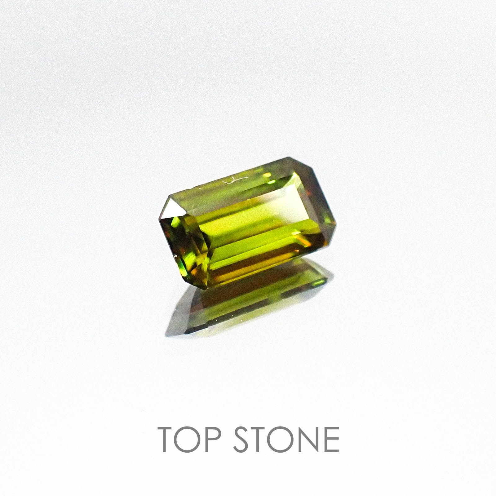 スフェーン パキスタン産 ルース 0.82ct[20084497]7.4×4.2mm前後